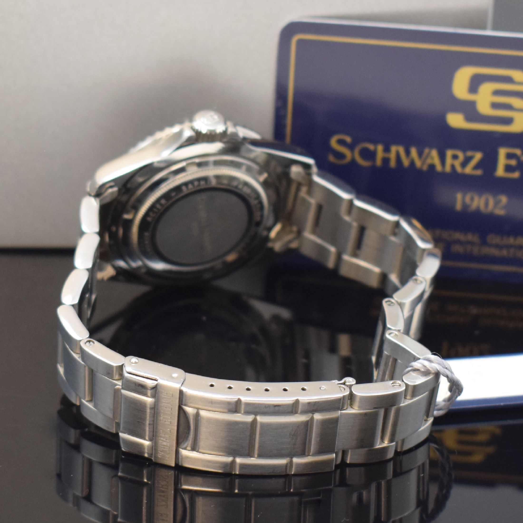 Detail b: SCHWARZ ETIENNE Professional 200M Herrenarmbanduhr Referenz 828301, Automatik, Schweiz um 2000, verschr. Edelstahlgeh. inkl. orig. Gliederband m. ...