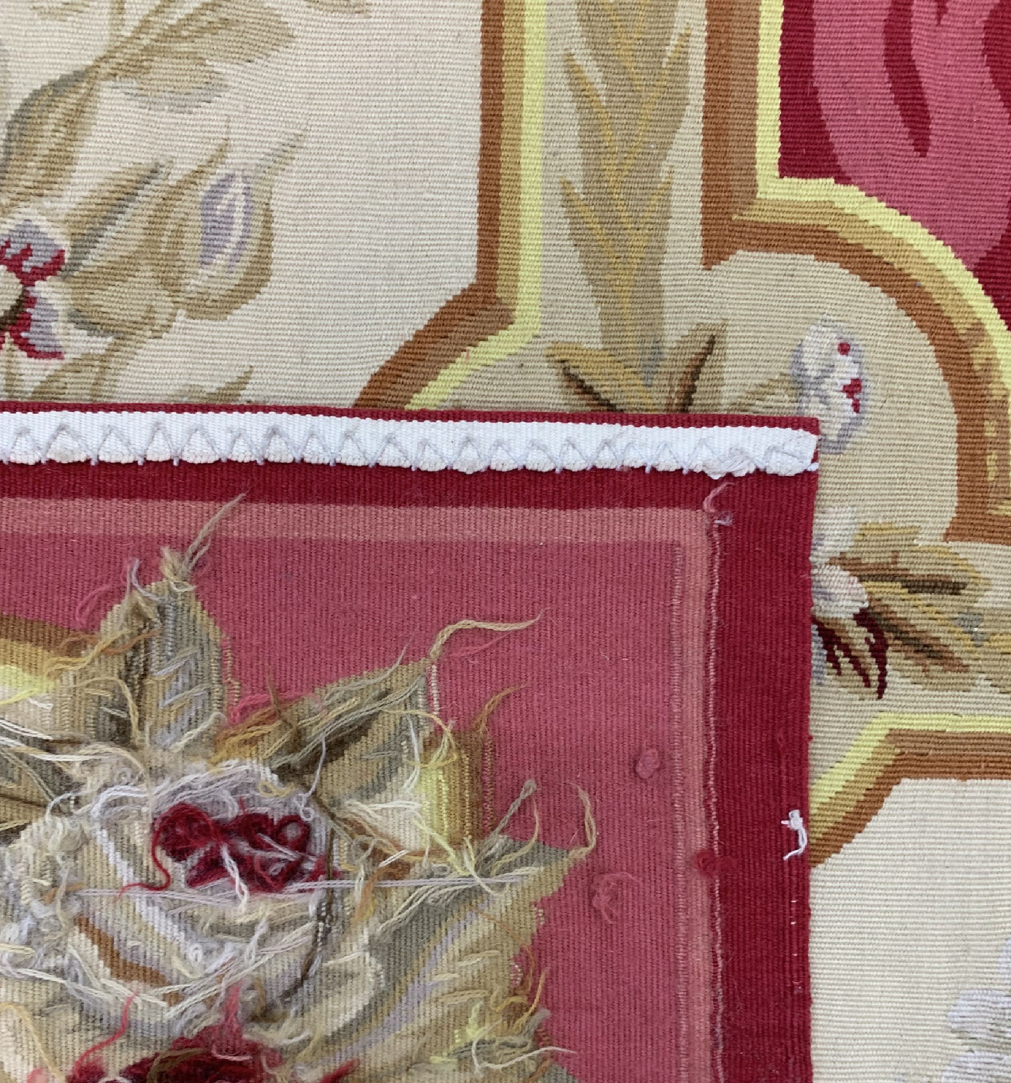 Detail e: Aubusson stil, China, ca. 30 Jahre, Wolle auf Baumwolle, ca. 300 x 237 cm, EHZ: 1-2