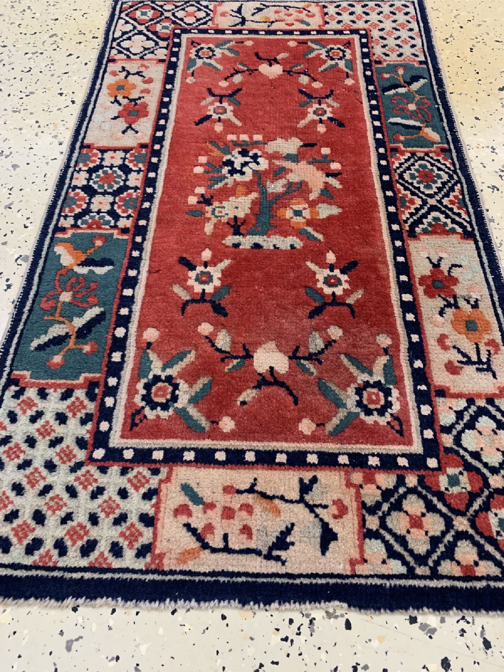 Detail c: Peking alt, China, um 1940, Wolle auf Baumwolle, ca. 90 x 53 cm, EHZ: 3