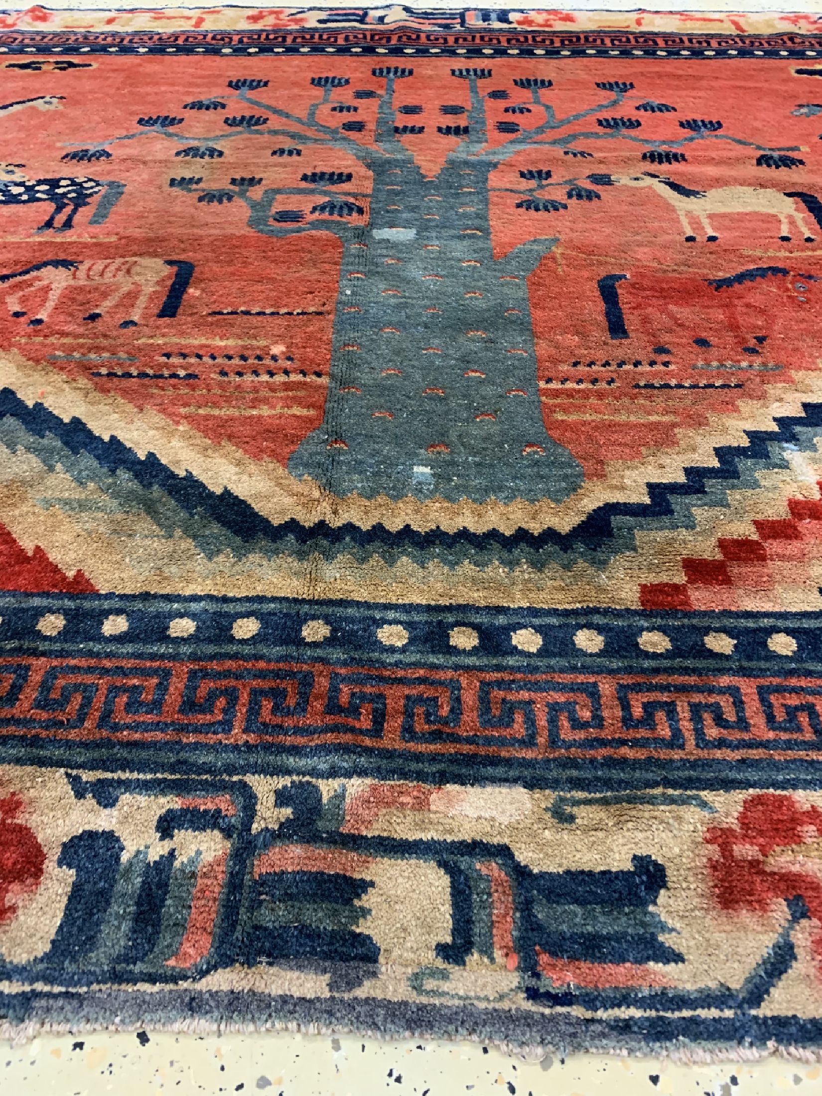 Detail g: Antiker Peking, China, 19.Jhd, Wolle auf Baumwolle, ca. 260 x 170 cm, Mottenfraß, EHZ: 2, gereinigt