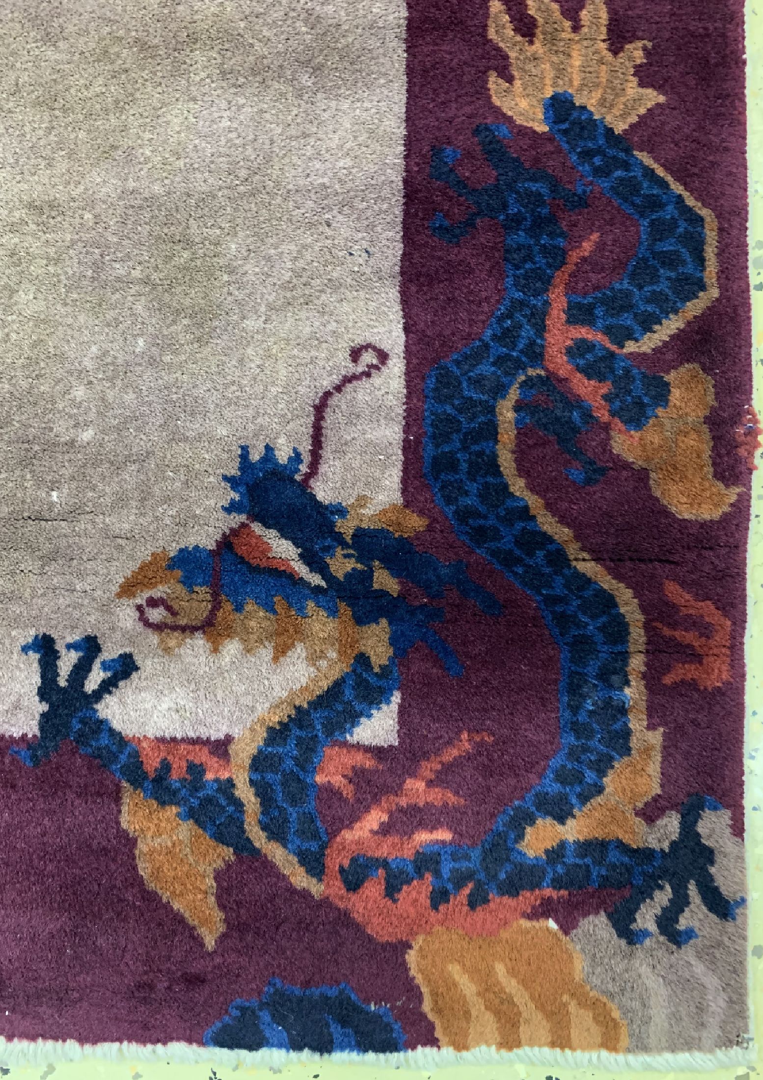 Detail a: Peking antik, China, um 1900, Wolle auf Baumwolle, ca. 144 x 80 cm, kleine MottenfrassStelle, EHZ: 2(Restauriert)