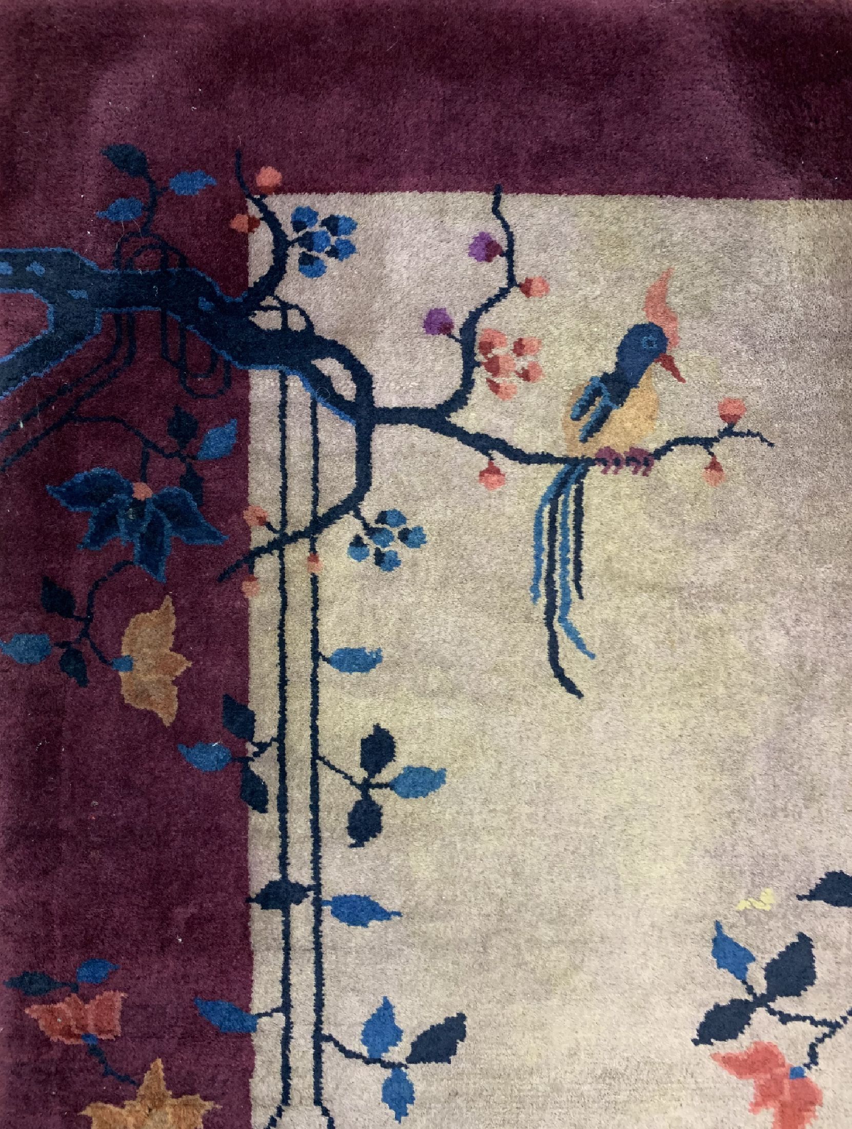 Detail b: Peking antik, China, um 1900, Wolle auf Baumwolle, ca. 144 x 80 cm, kleine MottenfrassStelle, EHZ: 2(Restauriert)