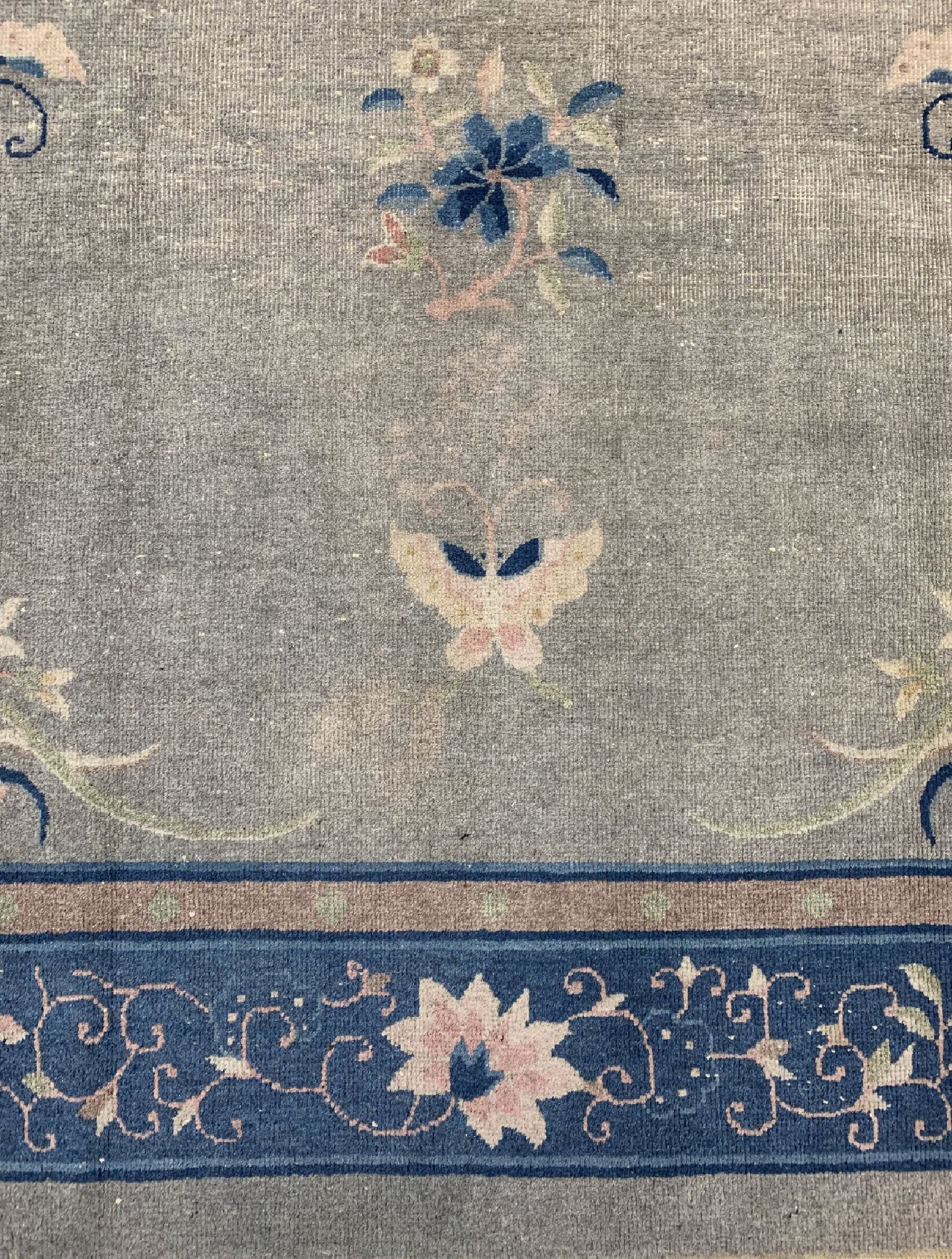 Detail b: Peking antik, China, um 1920, Wolle auf Baumwolle, ca. 340 x 260 cm, EHZ: 3