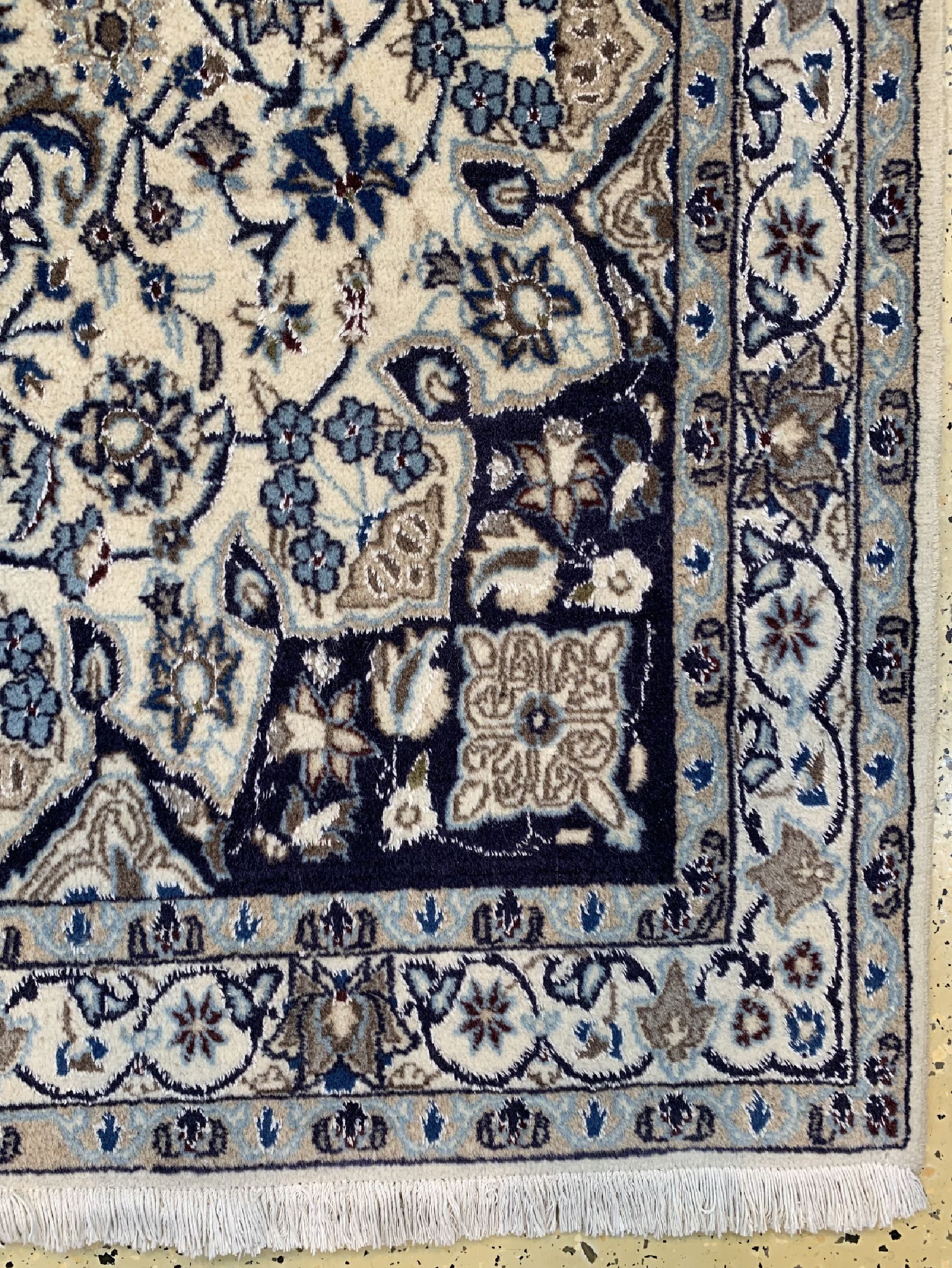 Detail a: Nain, Persien, ca. 40 Jahre, Wolle auf Baumwolle, ca. 200 x 122 cm, EHZ: 2