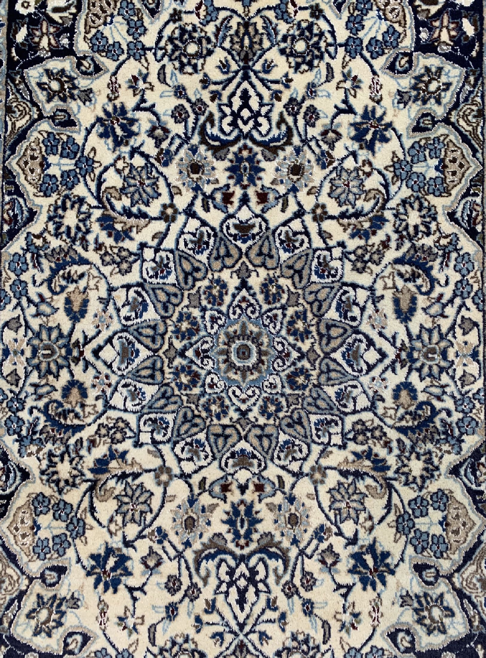 Detail b: Nain, Persien, ca. 40 Jahre, Wolle auf Baumwolle, ca. 200 x 122 cm, EHZ: 2
