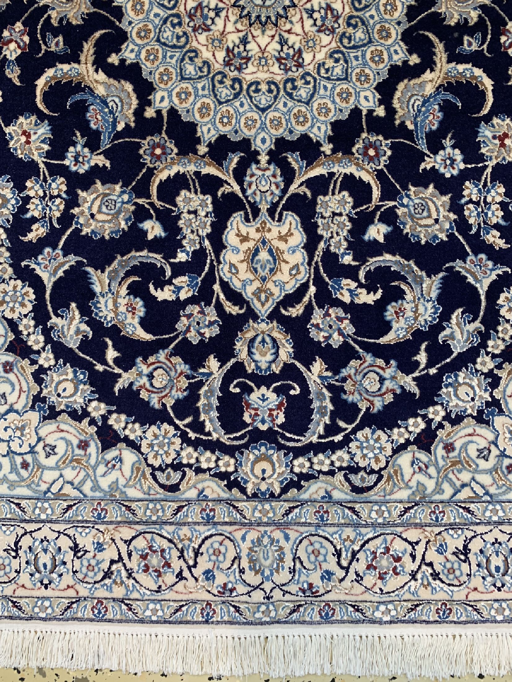 Detail b: Nain fein(6 La), Persien, ca. 40 Jahre, Korkwolle mit Seide, ca. 150 x 103 cm, EHZ: 1-2