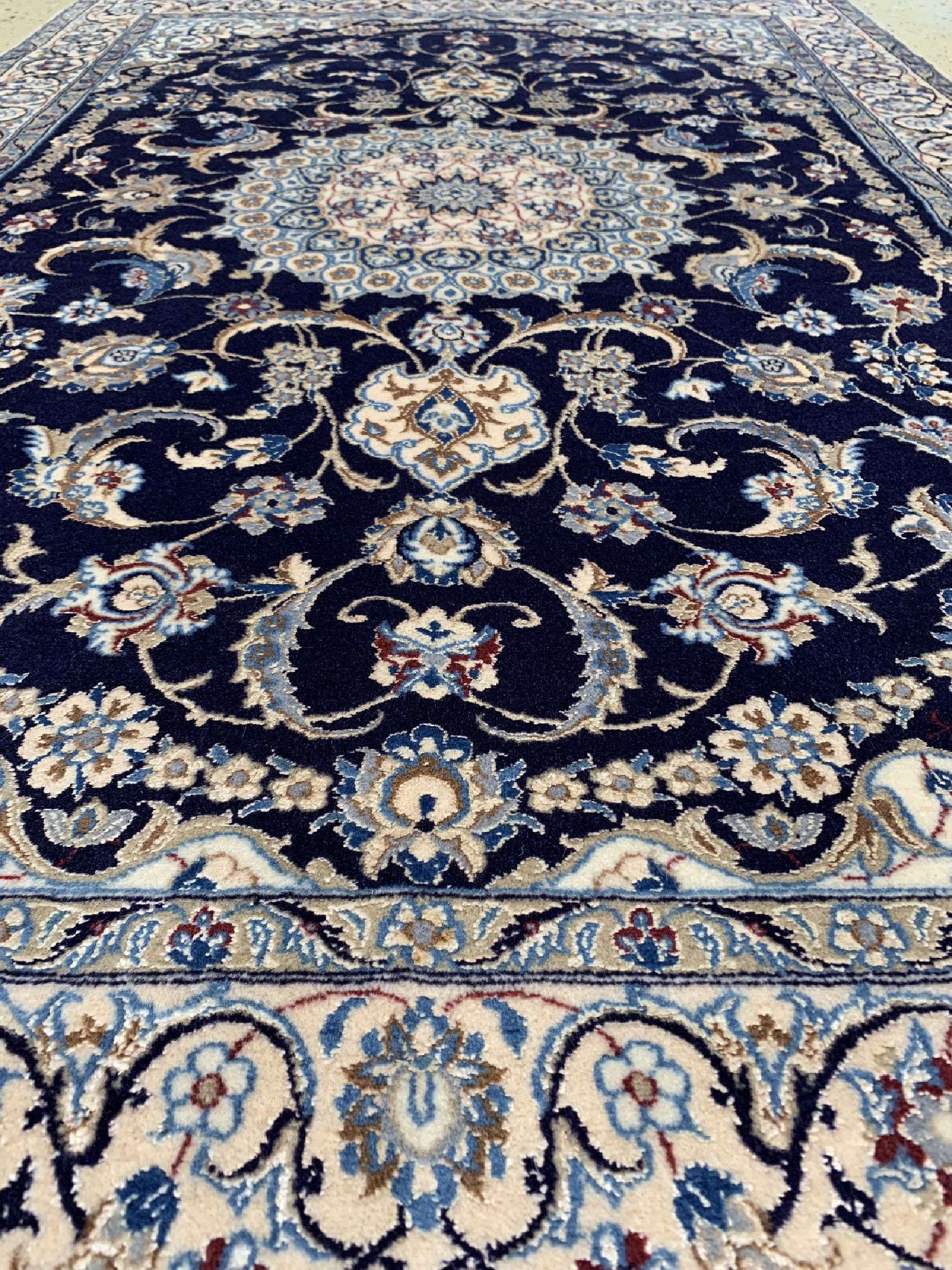 Detail d: Nain fein(6 La), Persien, ca. 40 Jahre, Korkwolle mit Seide, ca. 150 x 103 cm, EHZ: 1-2