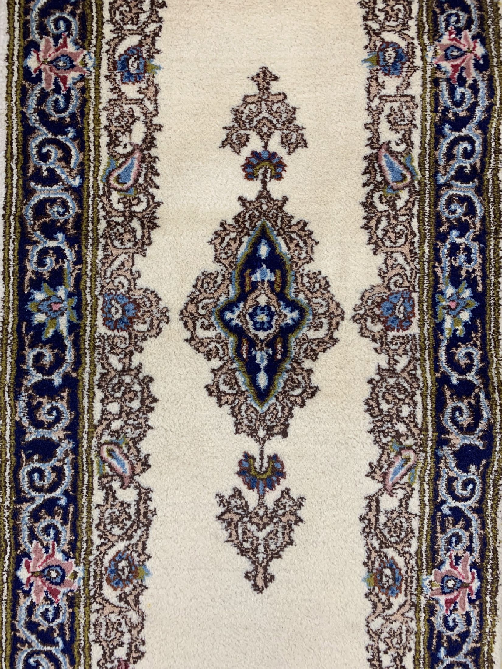 Detail b: Kerman"Galerie", Persien, um 1960, Wolle auf Baumwolle, ca. 560 x 55 cm, EHZ: 1-2