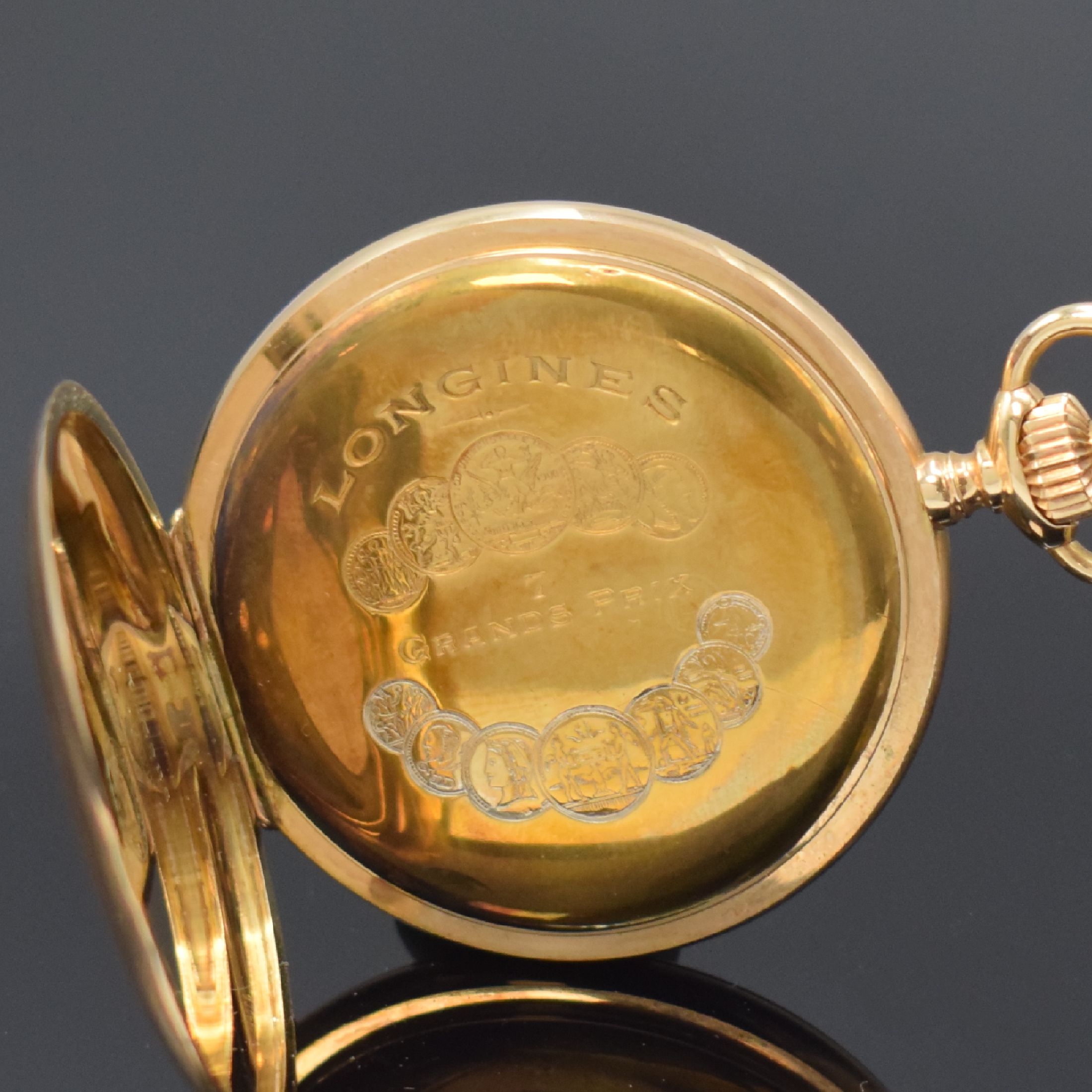 Detail e: LONGINES Herrensavonette in RoseG 585/000, Schweiz um 1920, guill. 2-Deckel Goldgeh. l. dell., Sprungdeckel m. Schmuckmonogramm GK, verg. Cuv. m. ...