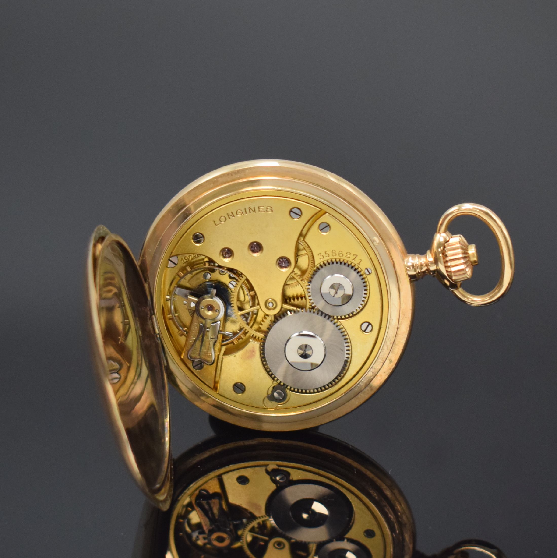 Detail g: LONGINES Herrensavonette in RoseG 585/000, Schweiz um 1920, guill. 2-Deckel Goldgeh. l. dell., Sprungdeckel m. Schmuckmonogramm GK, verg. Cuv. m. ...