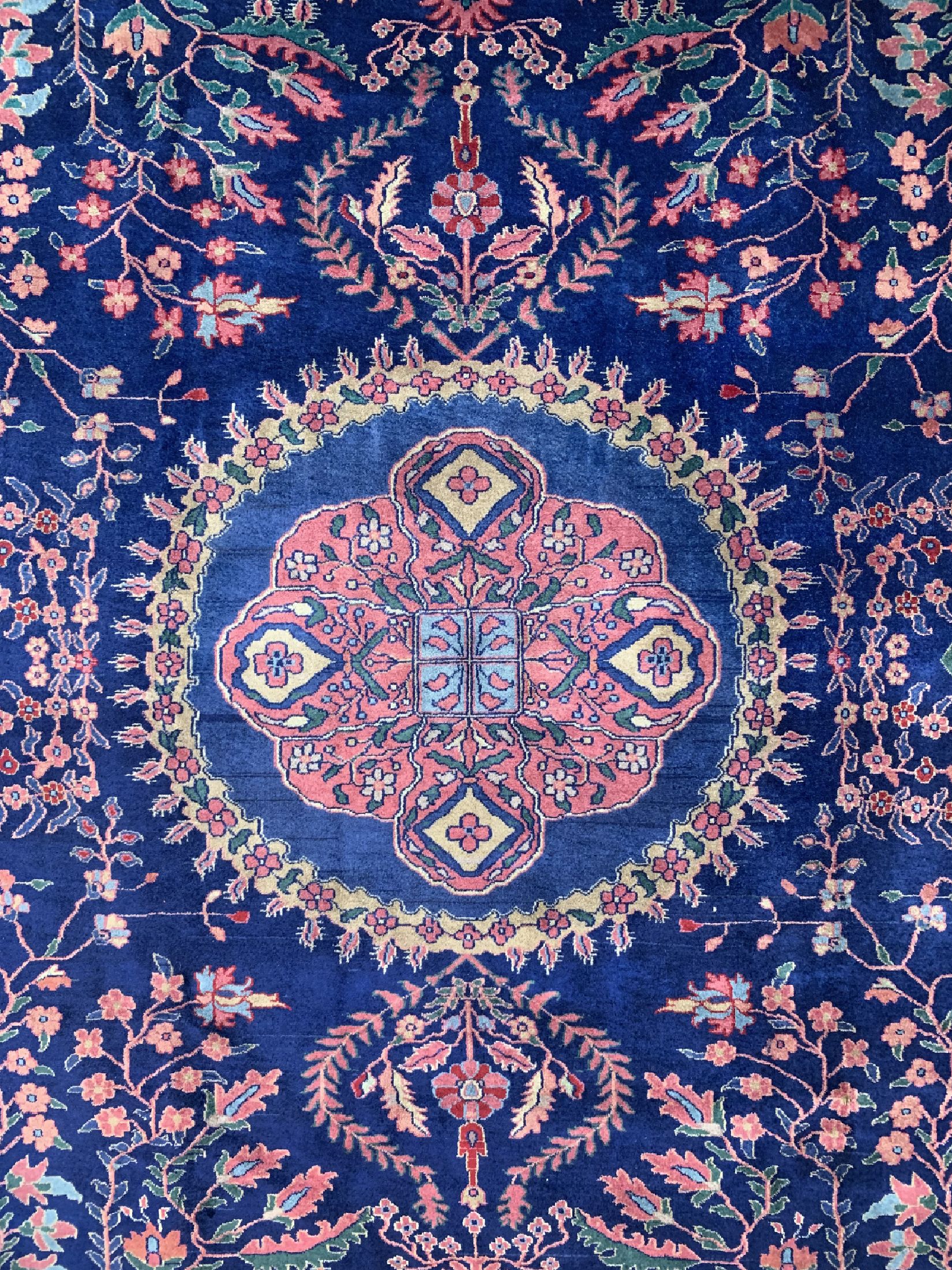 Detail b: Sarogh Mohajeran fein, Indien, ca. 40 Jahre, Korkwolle auf Baumwolle, ca. 283 x 200 cm, EHZ: 1-2