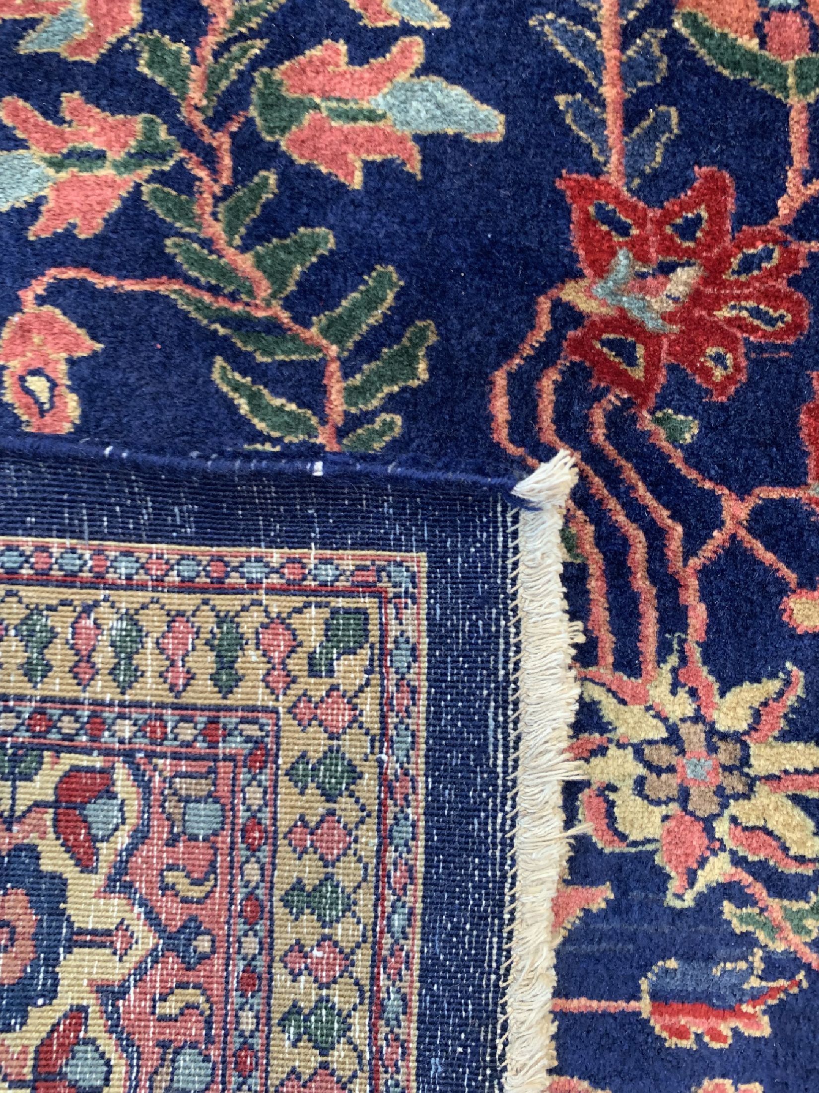 Detail d: Sarogh Mohajeran fein, Indien, ca. 40 Jahre, Korkwolle auf Baumwolle, ca. 283 x 200 cm, EHZ: 1-2