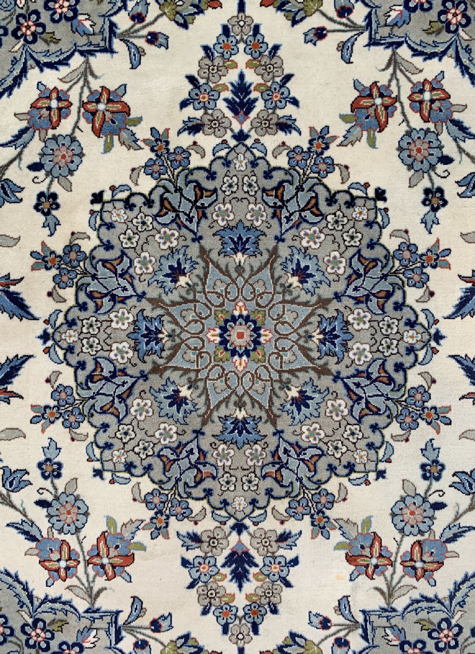 Detail c: Yazd, Persien, ca. 40 Jahre, Wolle auf Baumwolle, ca. 250 x 200 cm, EHZ:1-2(kleiner Fleck)