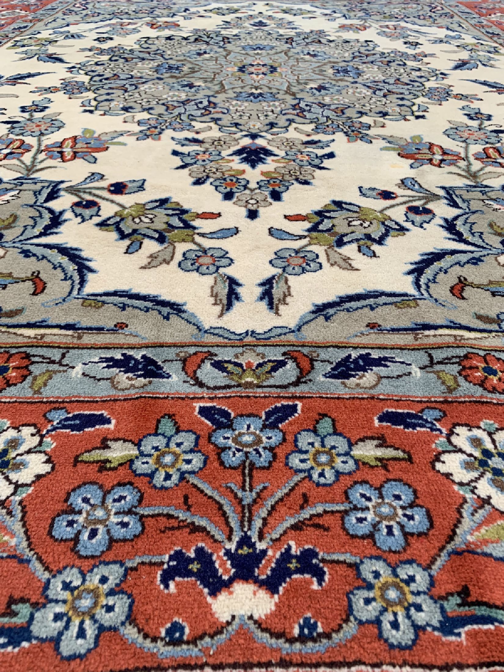 Detail e: Yazd, Persien, ca. 40 Jahre, Wolle auf Baumwolle, ca. 250 x 200 cm, EHZ:1-2(kleiner Fleck)
