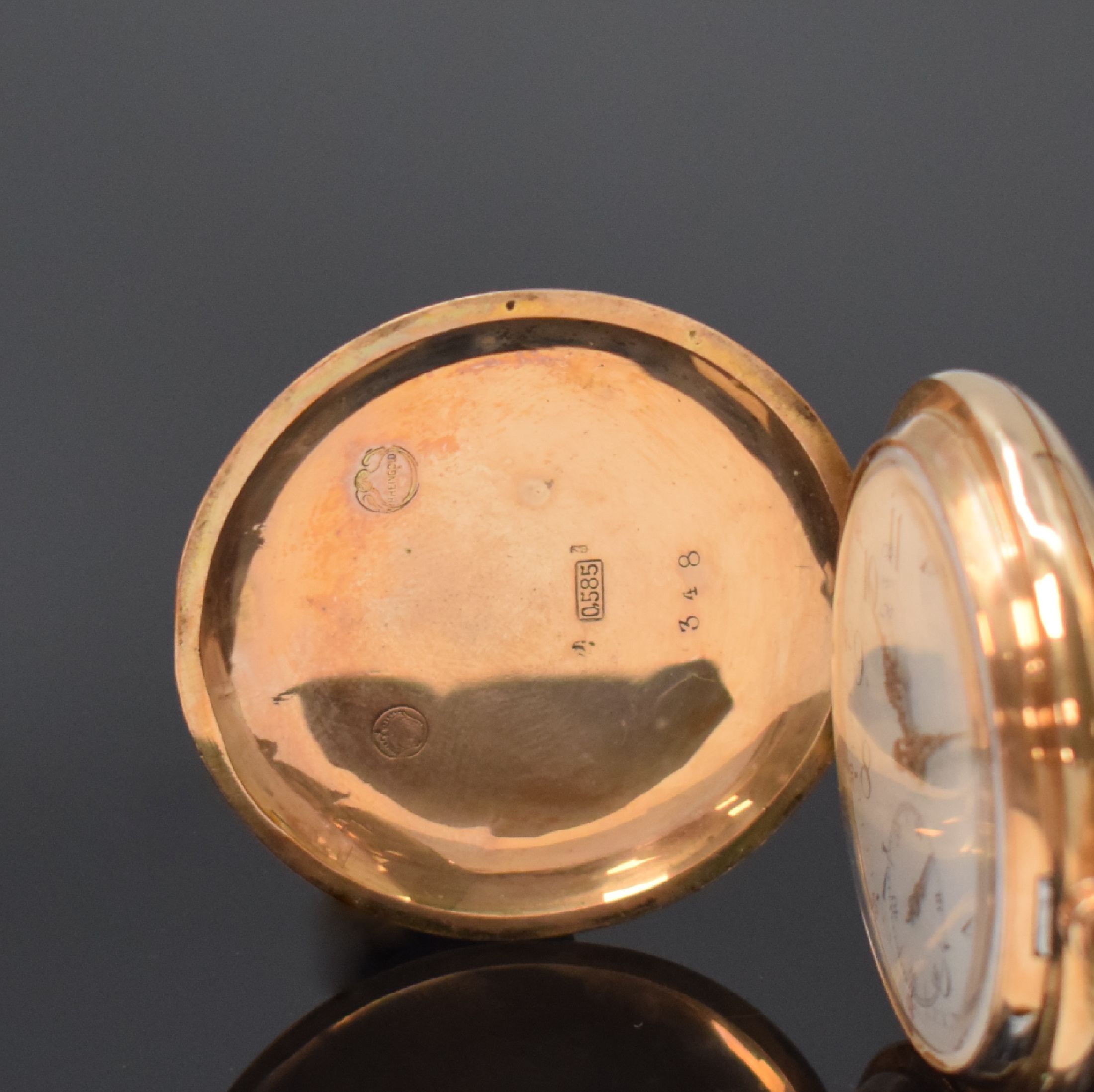 Detail a: RHEINGOLD Herrensavonette in RG 585/000, Schweiz um 1900, glattes 2-Deckel Goldgeh. dell., Sprungdeckel mit Schmuckmonogramm ber., Emailzifferbl. m. ...