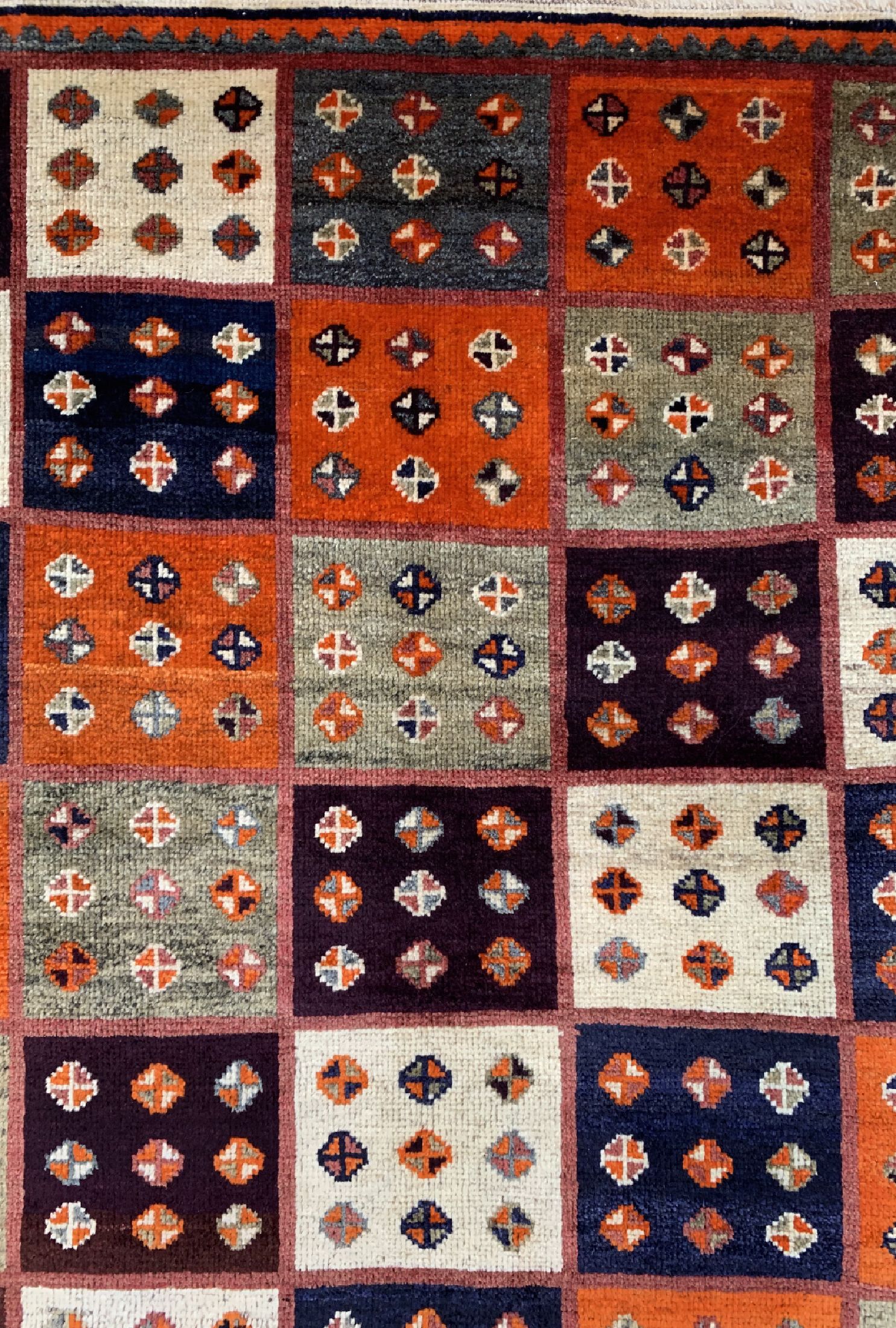 Detail c: Gabbeh alt, Persien, um 1960, Wolle auf Wolle, ca. 207 x 128 cm, EHZ: 2