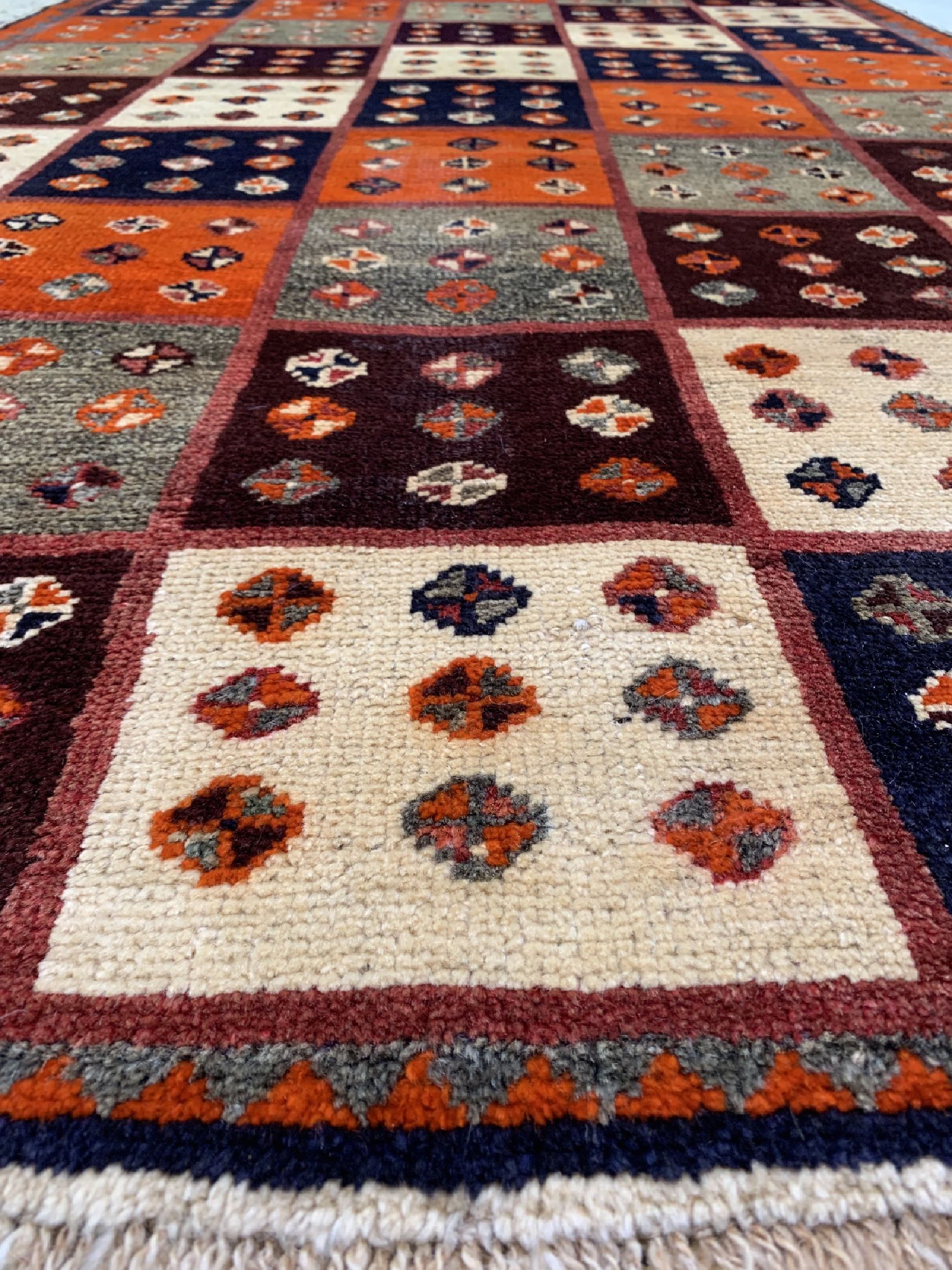 Detail d: Gabbeh alt, Persien, um 1960, Wolle auf Wolle, ca. 207 x 128 cm, EHZ: 2