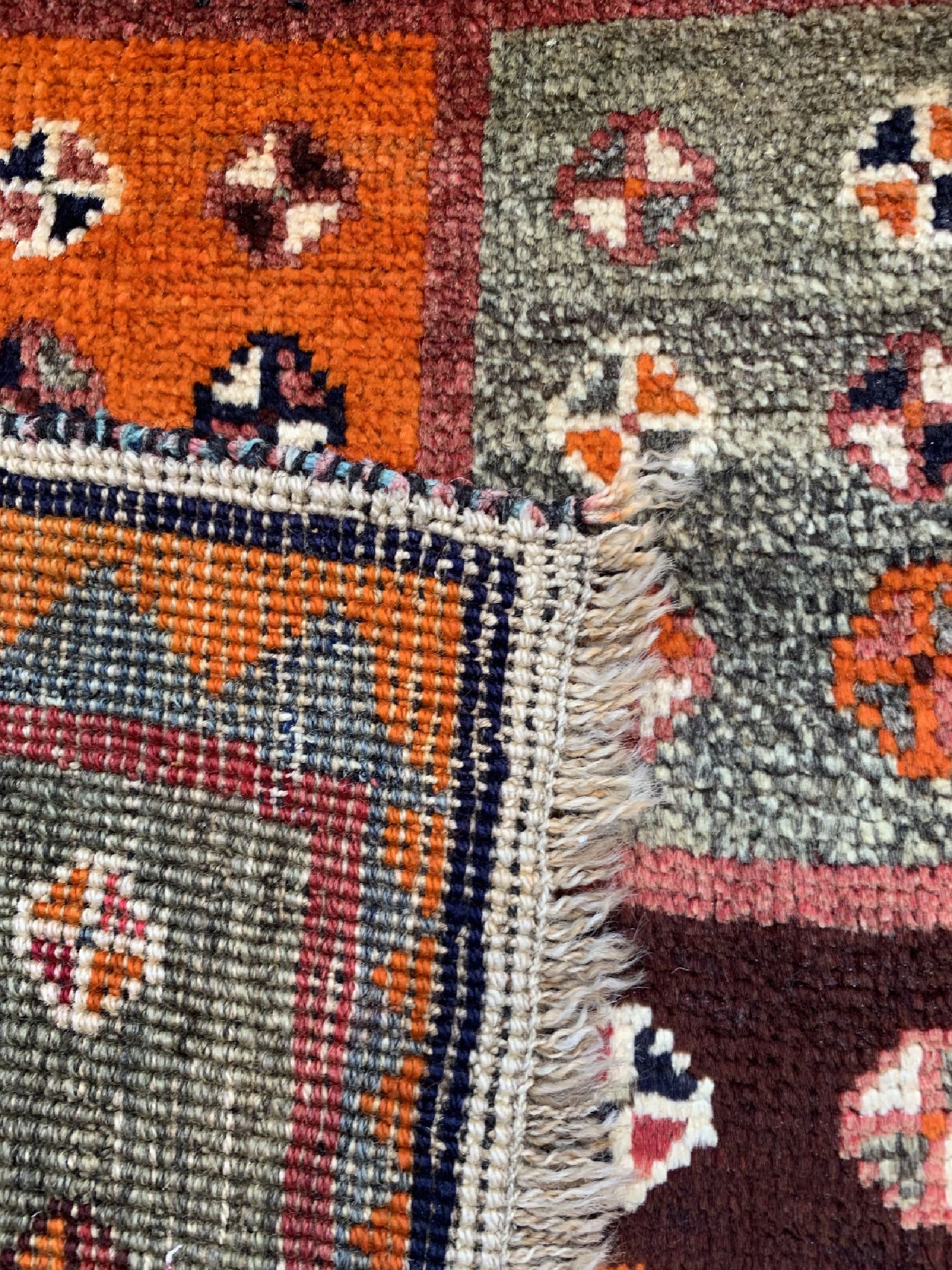 Detail e: Gabbeh alt, Persien, um 1960, Wolle auf Wolle, ca. 207 x 128 cm, EHZ: 2