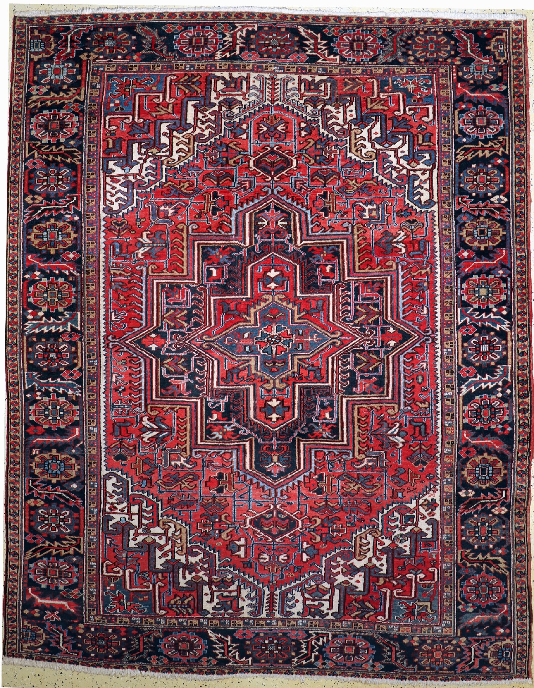 Heriz alt, Persien, um 1950, Wolle auf Baumwolle, ca. 330 x 265 cm, EHZ: 2-3