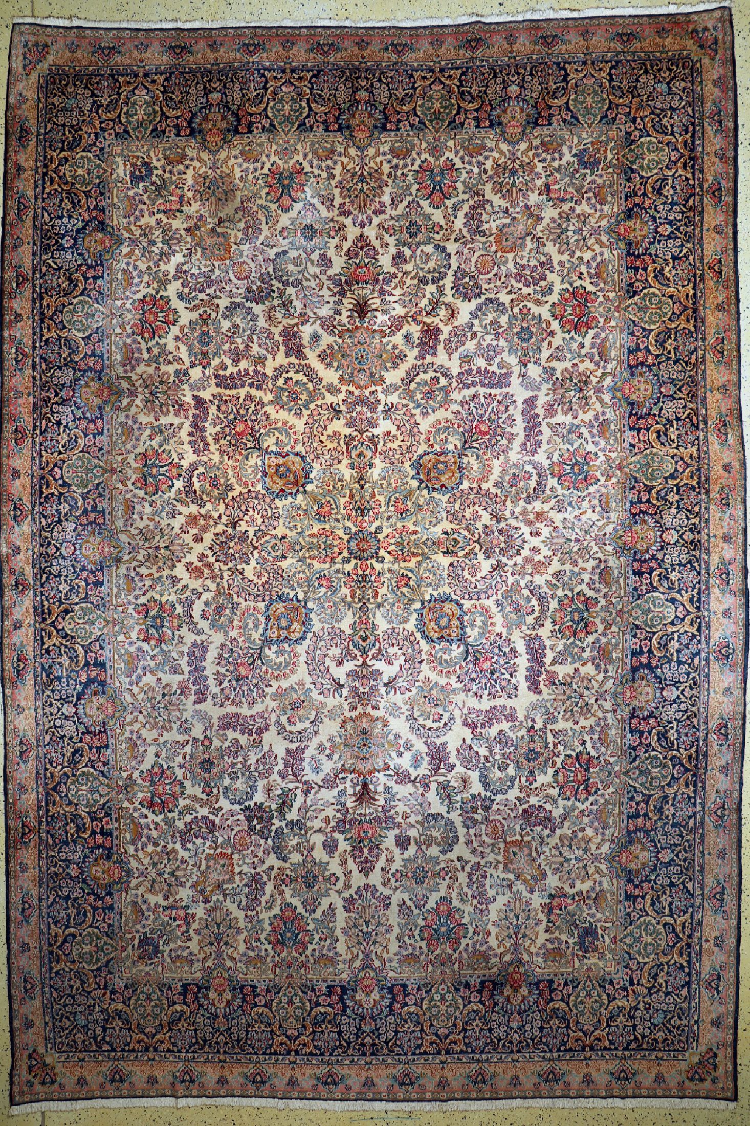Kerman Lawar, Persien, um 1920, Wolle auf Baumwolle, ca. 440 x 300 cm, Reinigungsbedürftig, EHZ: 2-3