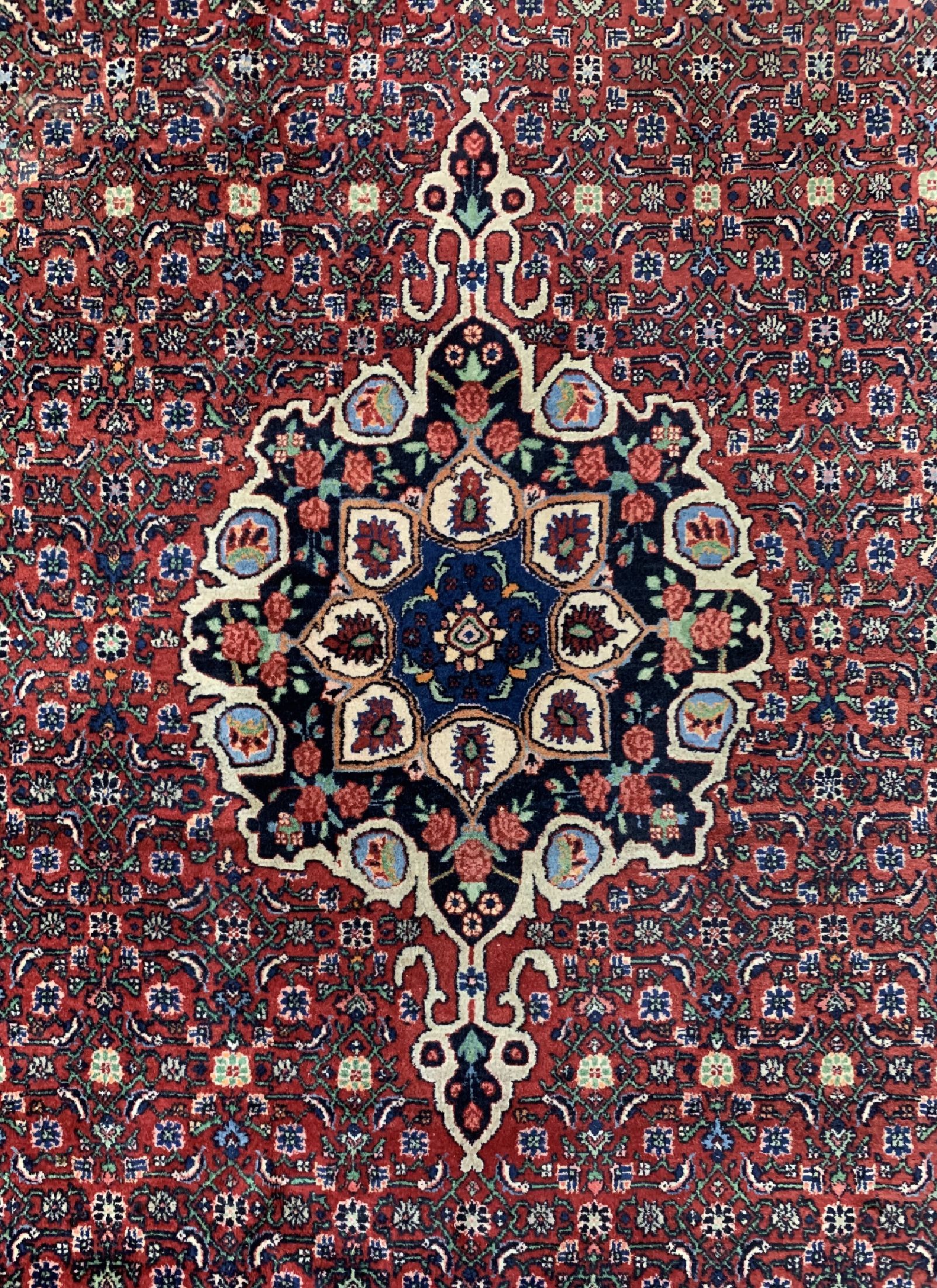 Detail b: Rosenbidjar alt, Persien, um 1950, Wolle auf Baumwolle, ca. 371 x 273 cm, EHZ: 2