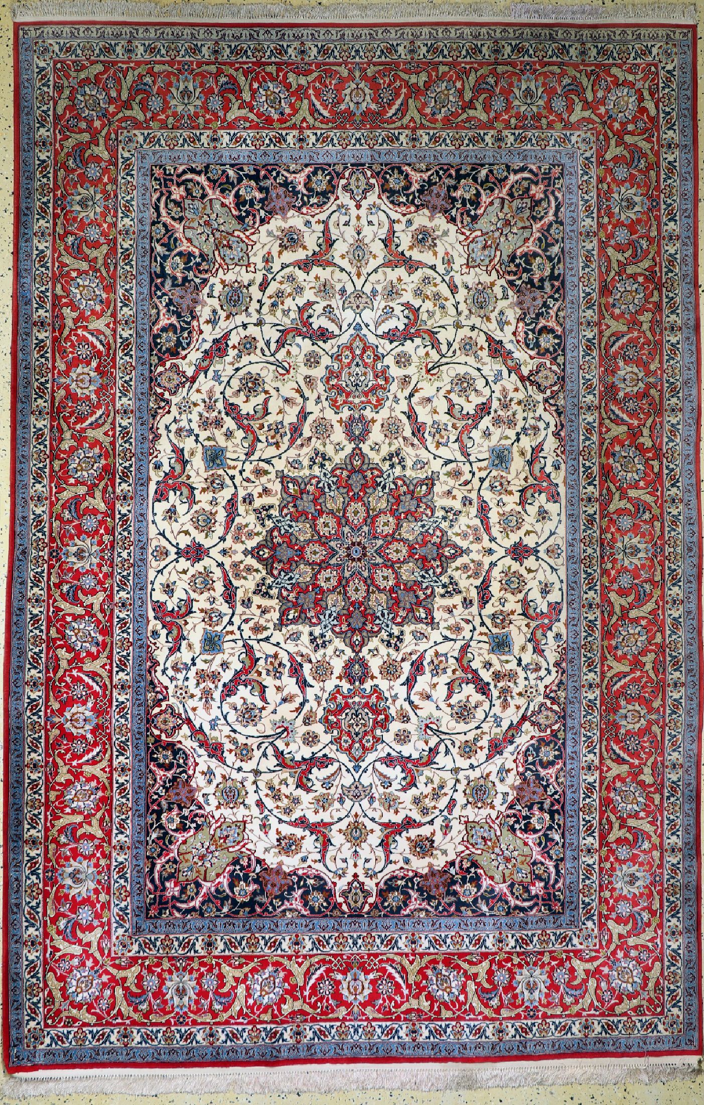 Esfahan fein, Persien, um 1960, Korkwolle auf Seide, ca. 311 x 205 cm, Mottenfraß, EHZ: 2, gereinigt