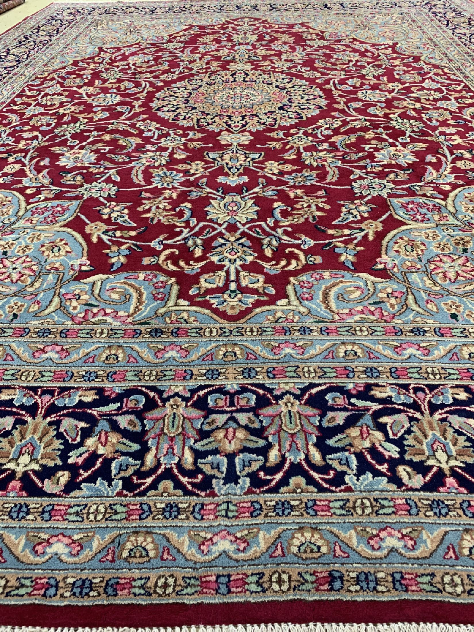Detail e: Kerman, Persien, ca. 50 Jahre, Wolle auf Baumwolle, ca. 390 x 300 cm, EHZ: 1-2