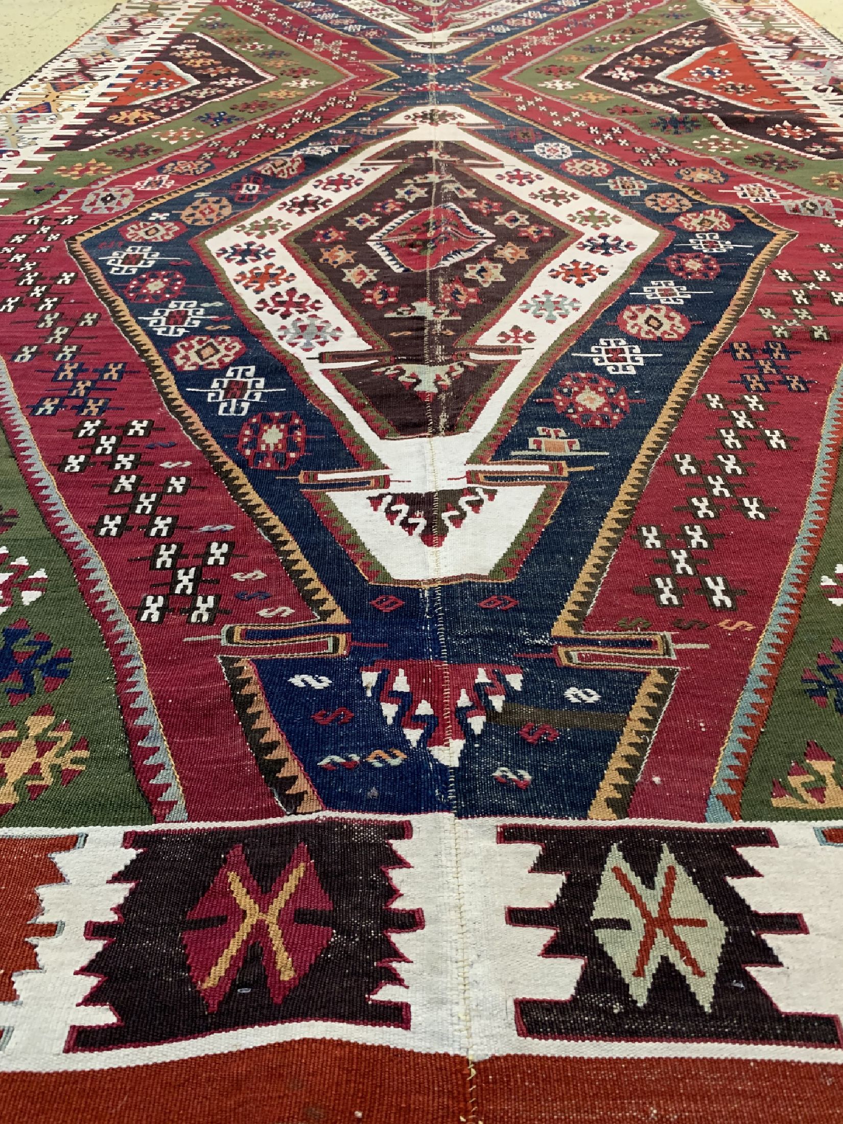 Detail f: Aydin Kelim antik, Türkei, um 1900, Wolle auf Wolle, ca. 465 x 165 cm, EHZ: 2