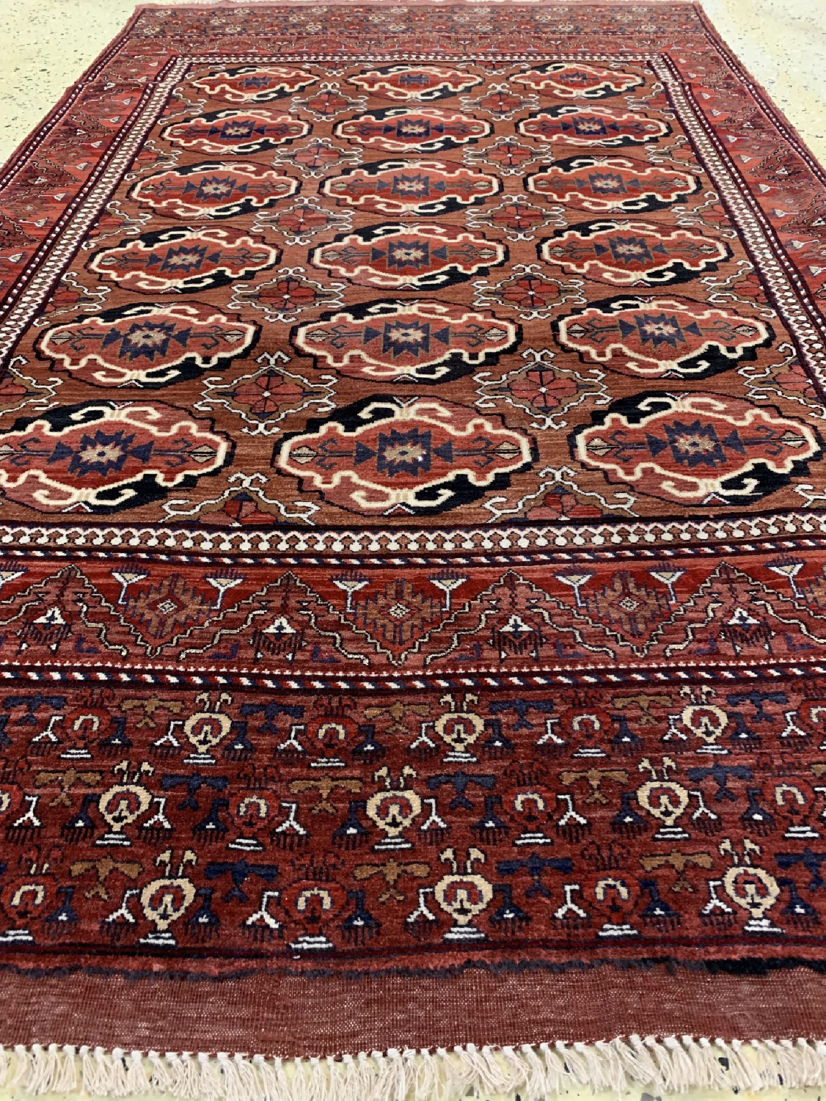 Detail c: Mauri fein, Afghanistan, ca. 50 Jahre, Wolle mit Seide, ca. 190 x 117 cm, EHZ: 1-2