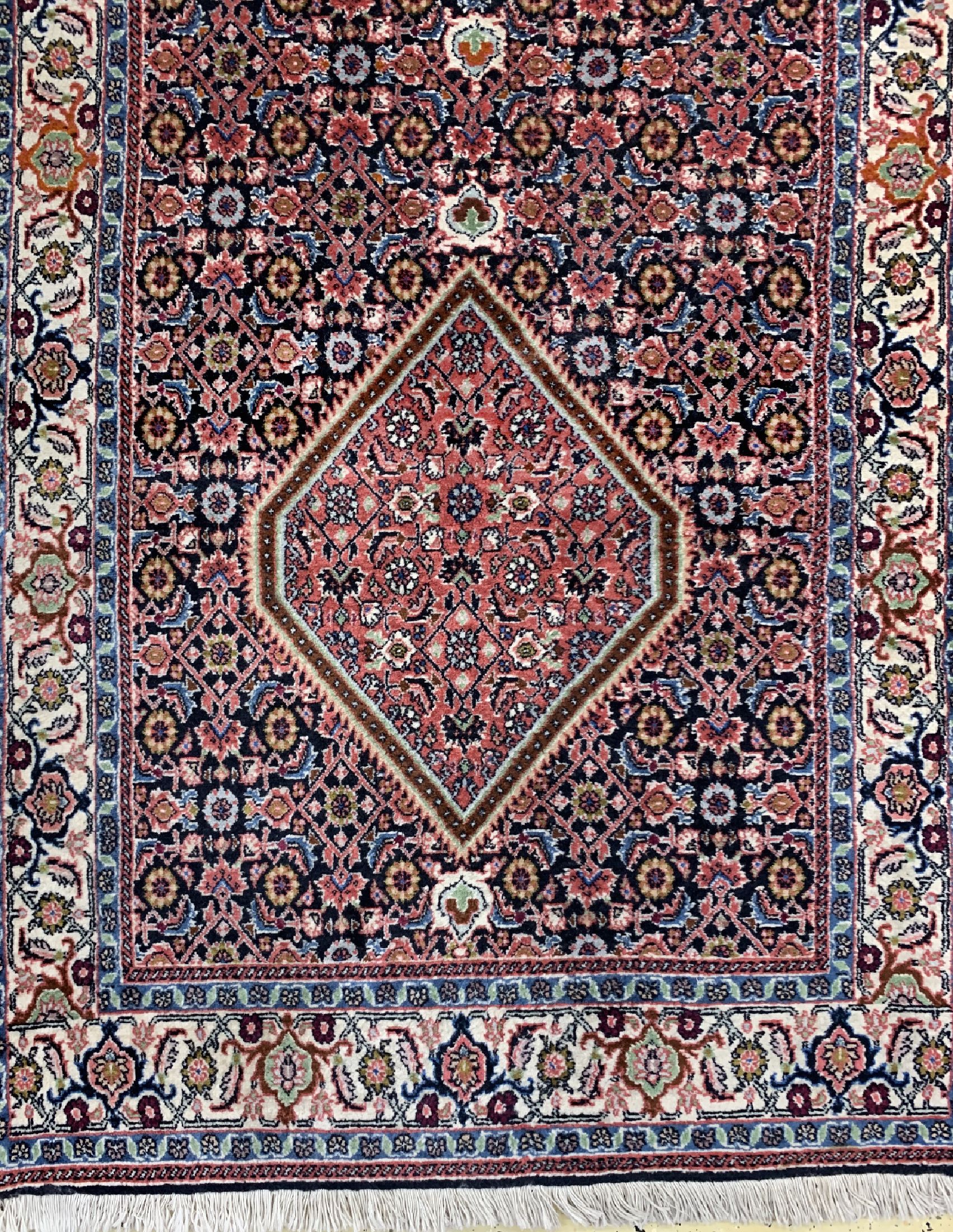 Detail a: Bidjar fein, Persien, ca. 40 Jahre, Korkwolle auf Baumwolle, ca. 293 x 90 cm, EHZ:2
