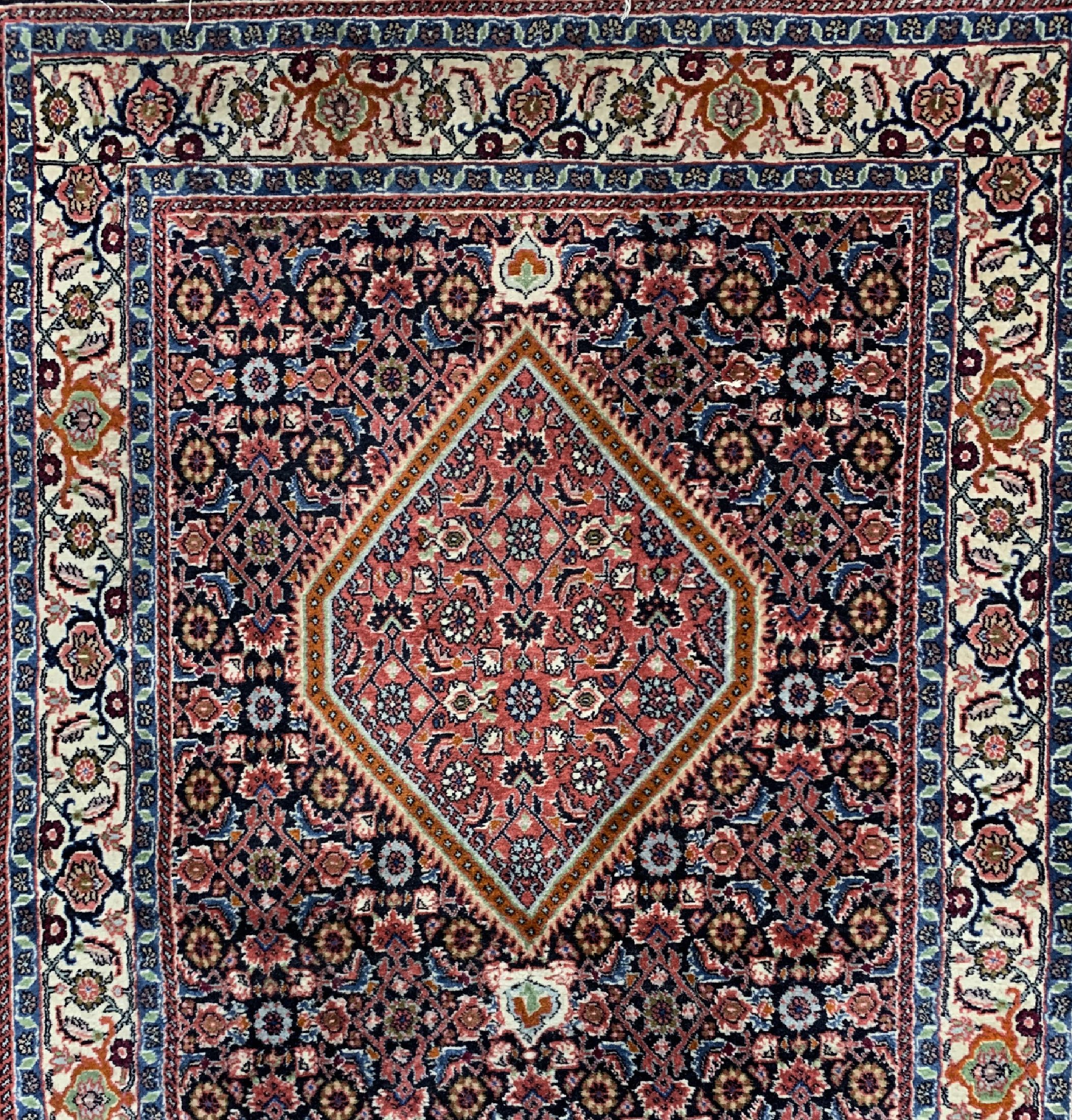 Detail c: Bidjar fein, Persien, ca. 40 Jahre, Korkwolle auf Baumwolle, ca. 293 x 90 cm, EHZ:2