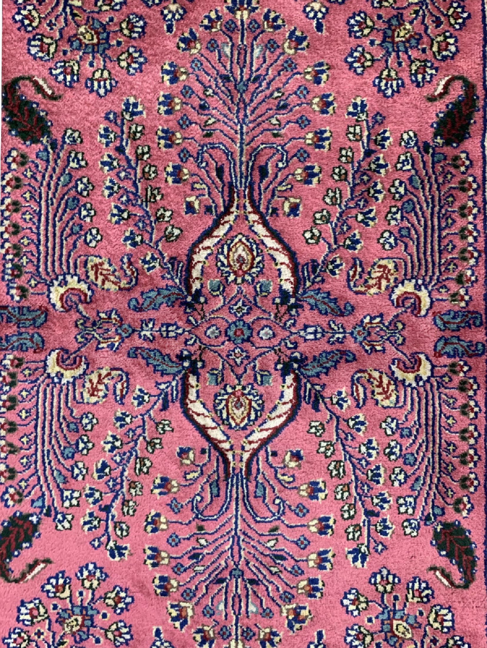 Detail b: Sarogh Mohajeran fein, Indien, ca. 40 Jahre, Korkwolle auf Baumwolle, ca. 167 x 92 cm, EHZ: 1-2