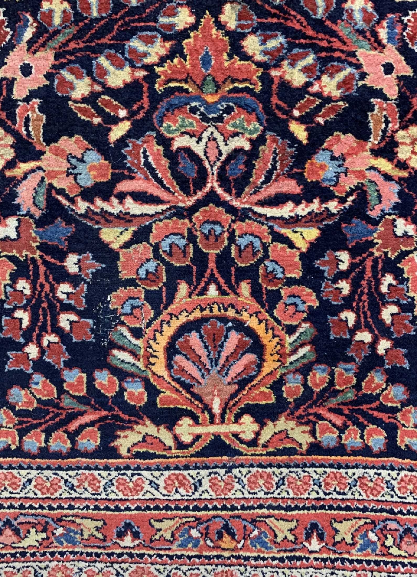 Detail b: Lilian alt, Persien, um 1950, Wolle auf Baumwolle, ca. 190 x 88 cm, EHZ: 2