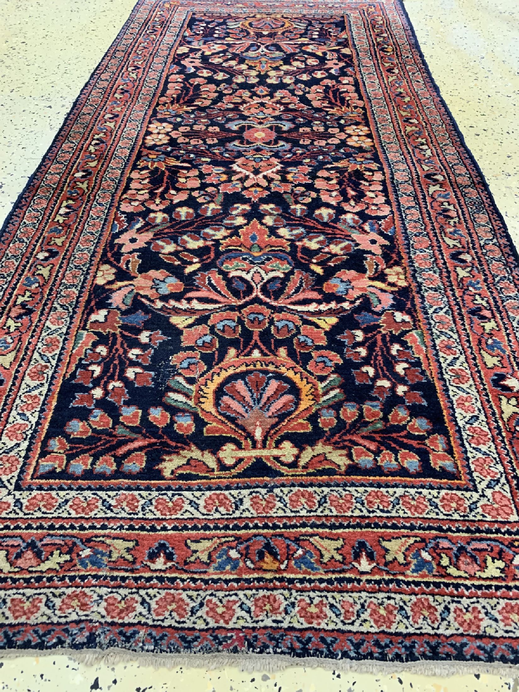 Detail d: Lilian alt, Persien, um 1950, Wolle auf Baumwolle, ca. 190 x 88 cm, EHZ: 2