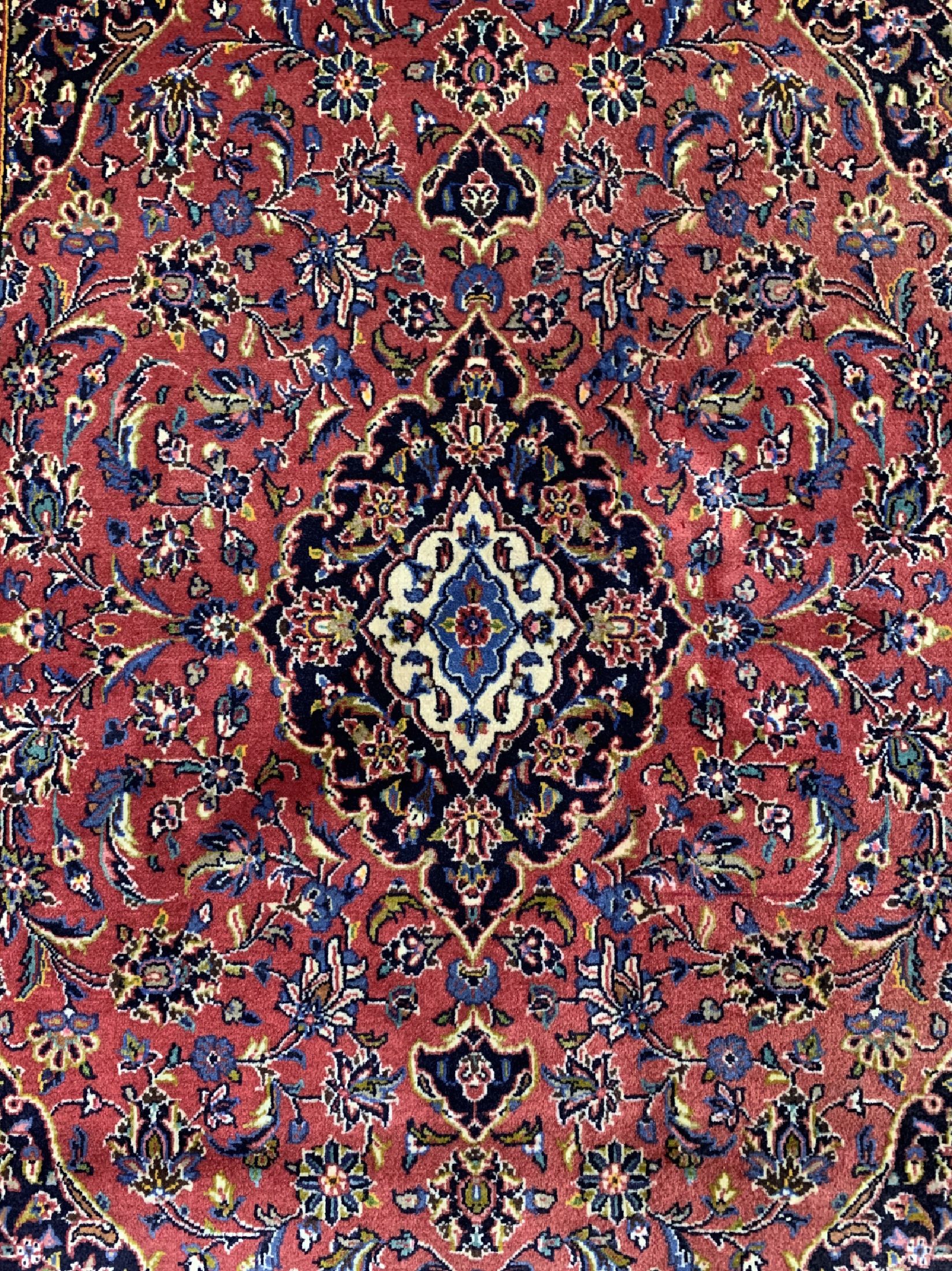 Detail c: Keschan Kork, Persien, signiert(Shadsar), ca. 40 Jahre, Korkwolle auf Baumwolle, ca. 178x 120 cm, EHZ: 2