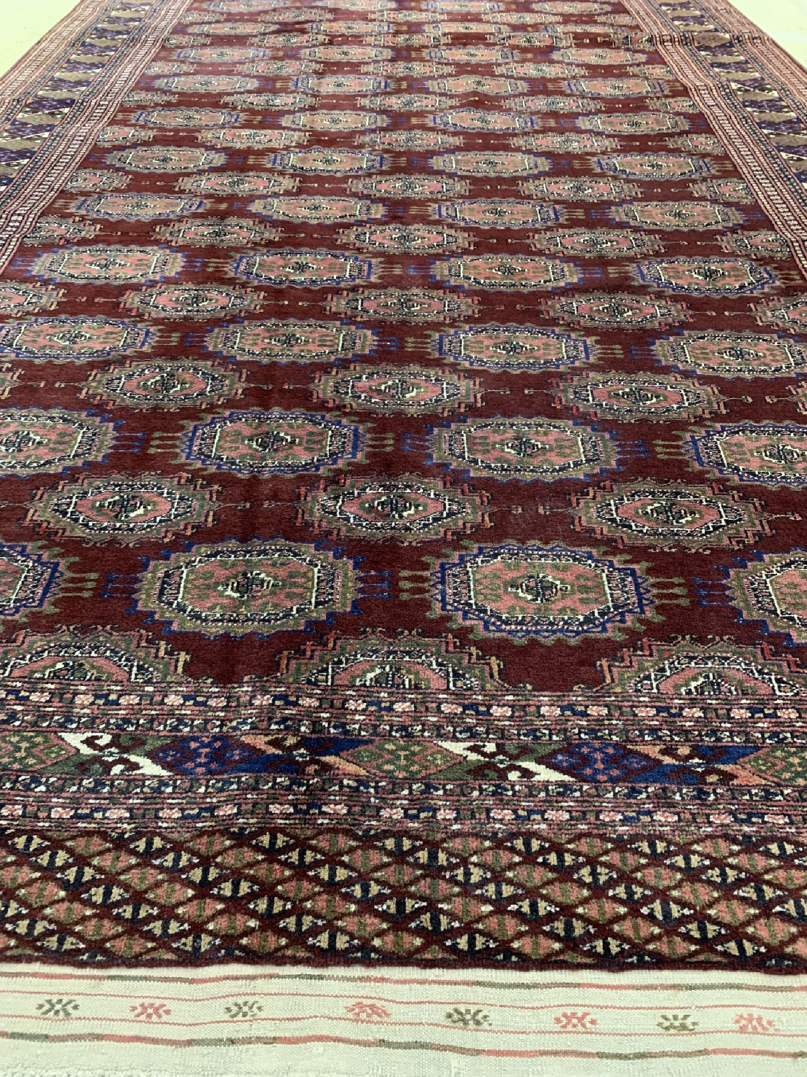 Detail c: Yomud alt, Turkmenistan, um 1960, Wolle aufWolle, ca. 335 x 195 cm, EHZ: 2