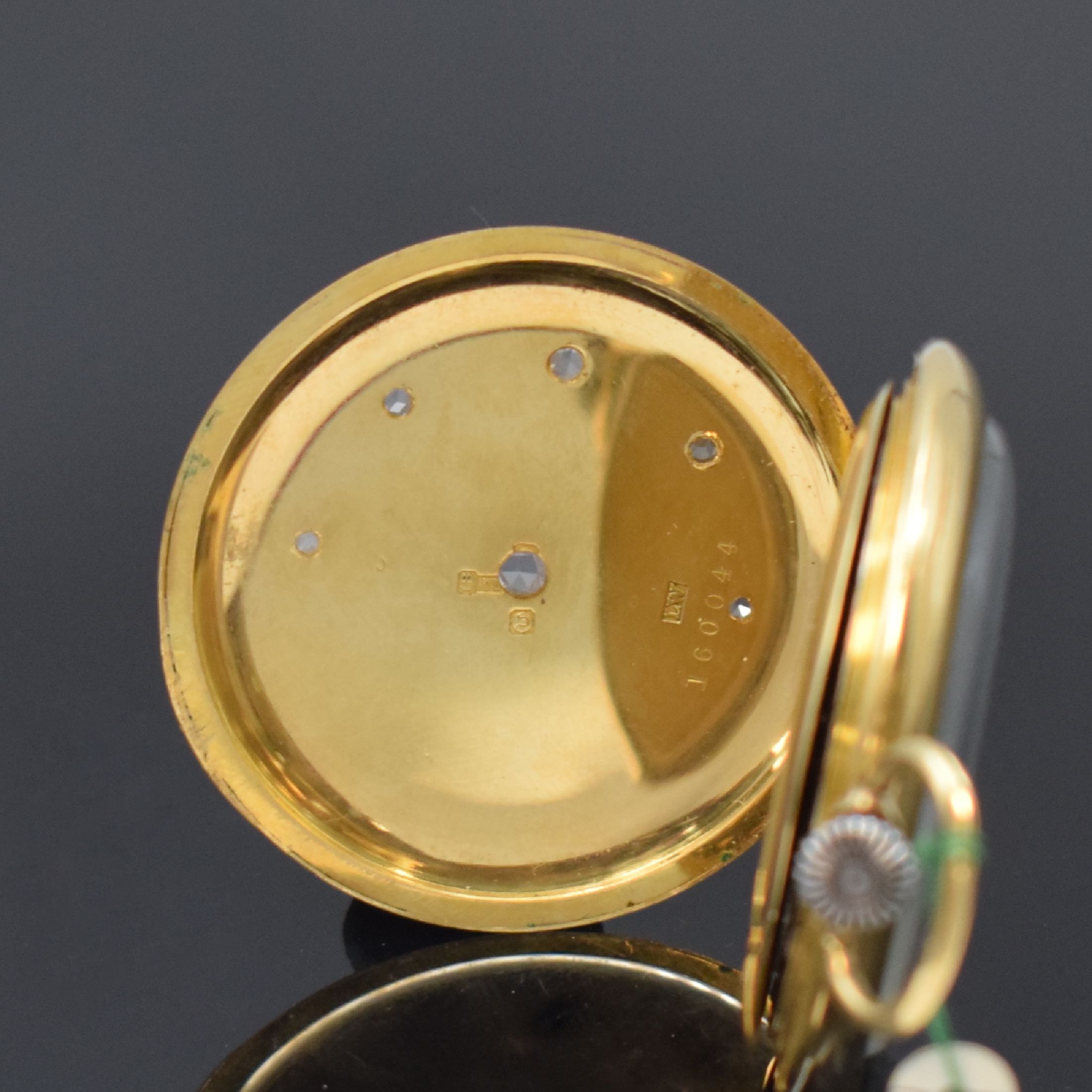 Detail b: BEAUMONT offene Taschenuhr in GG 750/000 mit Diamanten, Schweiz um 1915, glattes Geh., Goldcuvette, rücks. emaill. u. m. Diam. bes., Emailzifferbl. ...