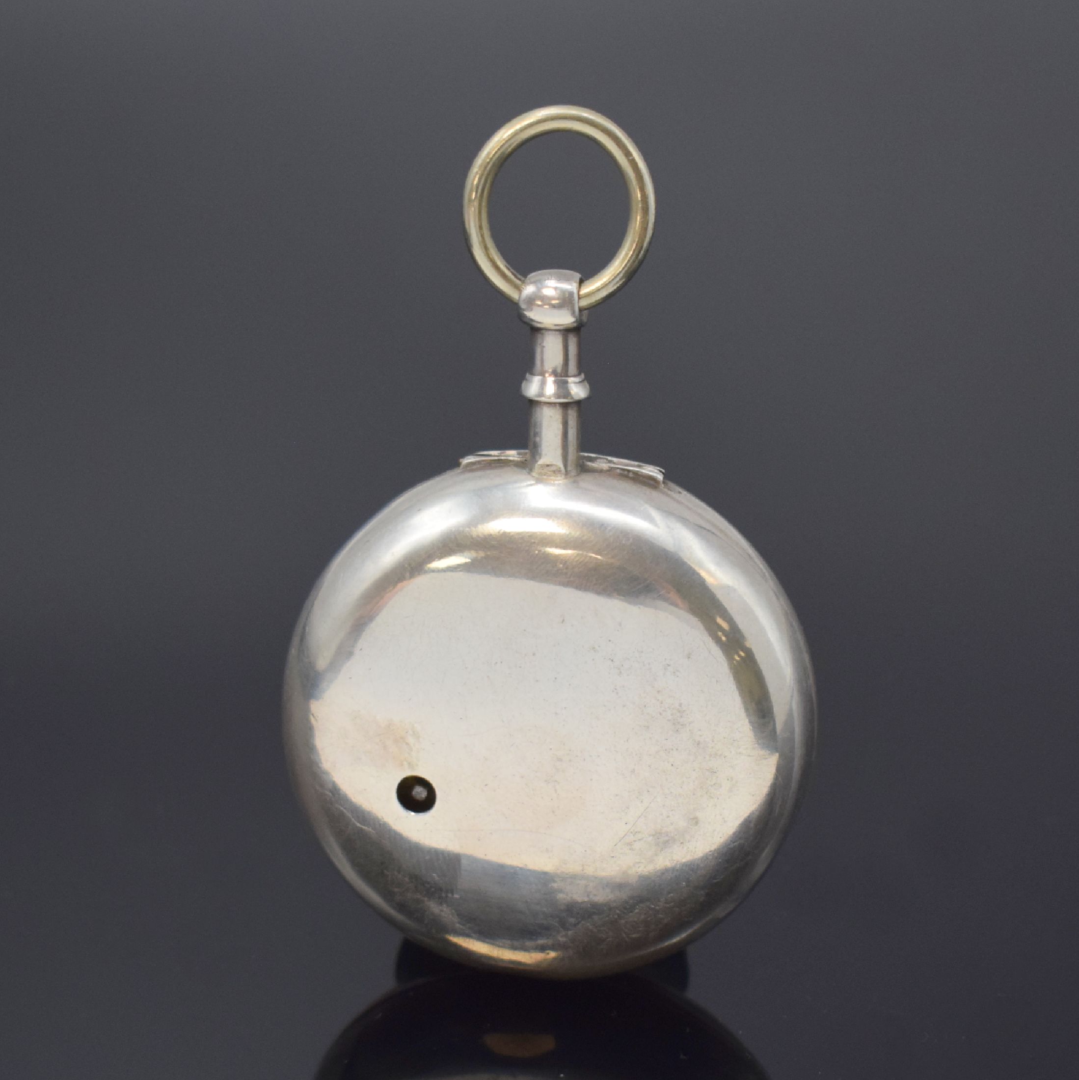 Detail c: THO. OLLIVE Spindeltaschenuhr in Silber, England um 1790, doppeltes Geh., Emailzifferbl. m. arab. Zahlen besch., gebl. Zeiger, verg. Werk m. Kette u. ...
