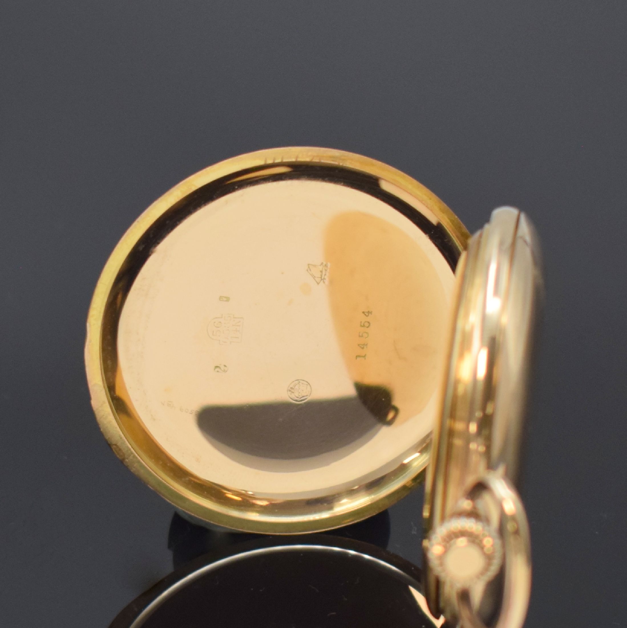 Detail b: Herrensavonette in RG 585/000, Schweiz um 1920, glattes Geh., Metallcuvette, Emailzifferbl. m. arab. Zahlen, kl. Sek. b. 6, verg. Ankerwerk, ...