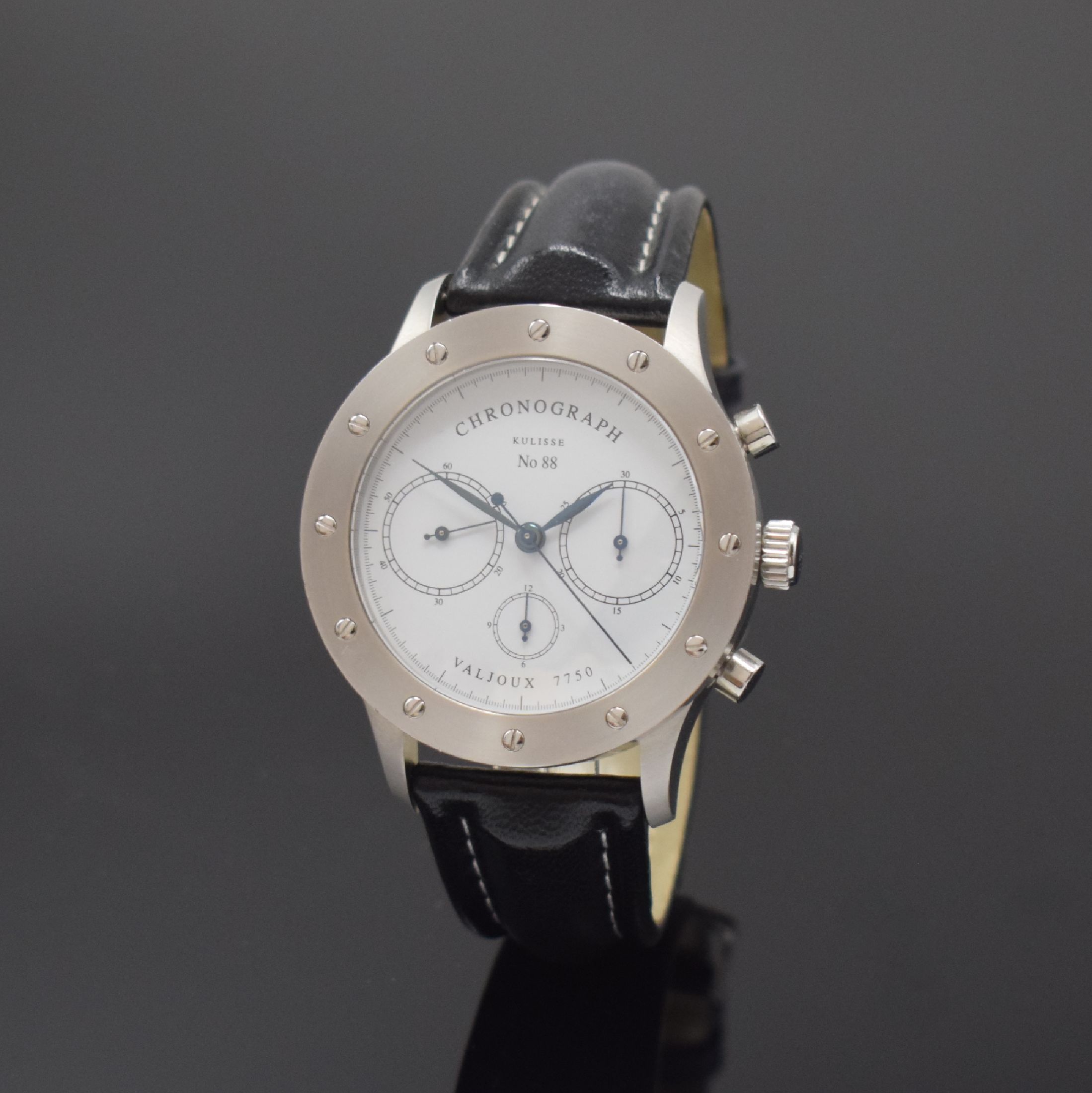 JÖRG SCHAUER Kulisse Nr. 88 Edition 1 Herrenchronograph in Stahl, Deutschland um 2000, Automatik, beids. vergl. Geh. inkl. orig. Lederband m. ...