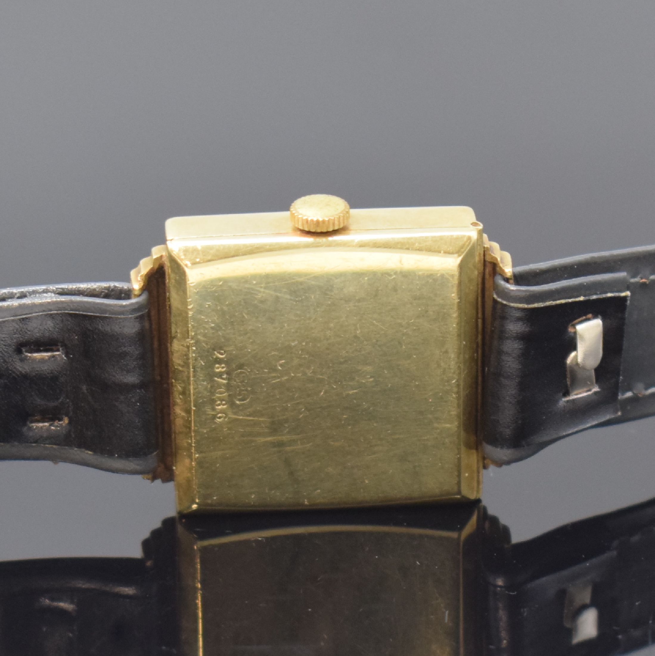 Detail c: LACO viereckige Armbanduhr in GG 585/000, Deutschland 1940er Jahre, Handaufzug, feste Bandanstöße, Boden aufgedr., silb. Zifferbl. m. arab. Zahlen, ...