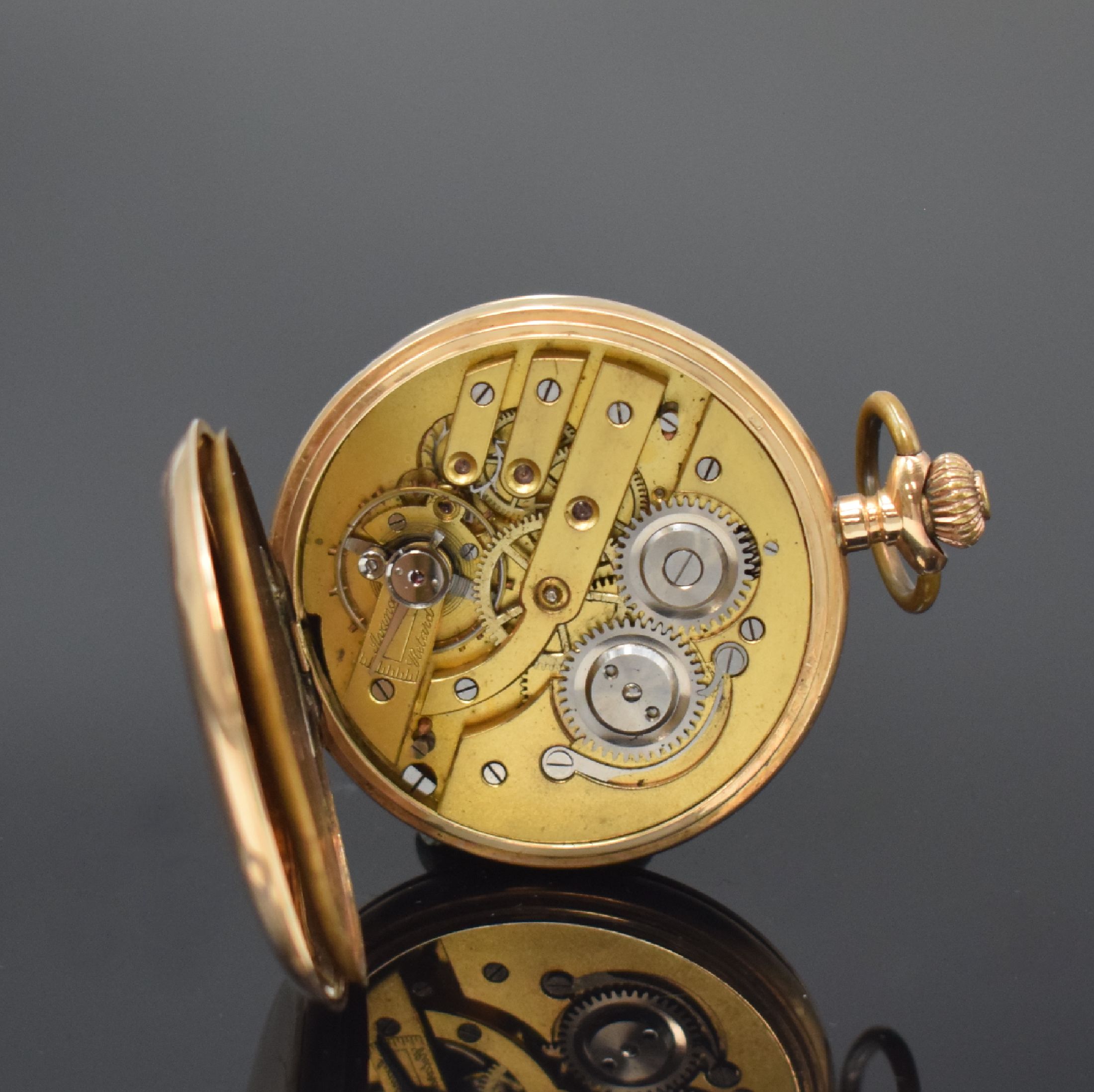 Detail g: Herrensavonette in RG 585/000, Schweiz um 1900, glattes Geh. dell., Metallcuvette, Emailzifferbl. m. arab. Zahlen, gold. Zeiger, kl. Sek. b. 6, verg. ...