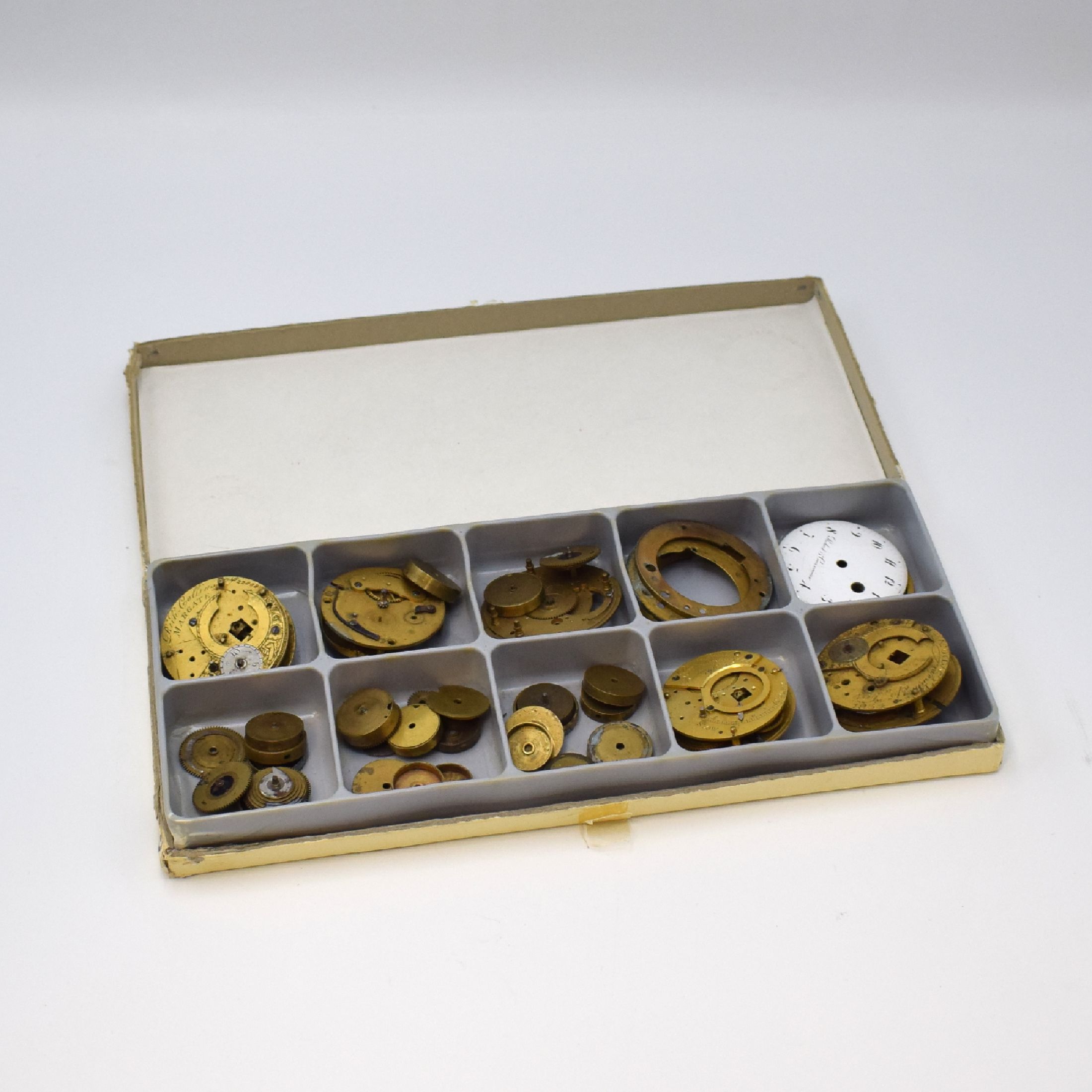 Detail c: 10 Spindelwerke und diverse Ersatzteile, Werke nicht vollständig, versch. Zeiten u. Ausführungen, für Bastler oder als Ersatzteilspender, weitere ...
