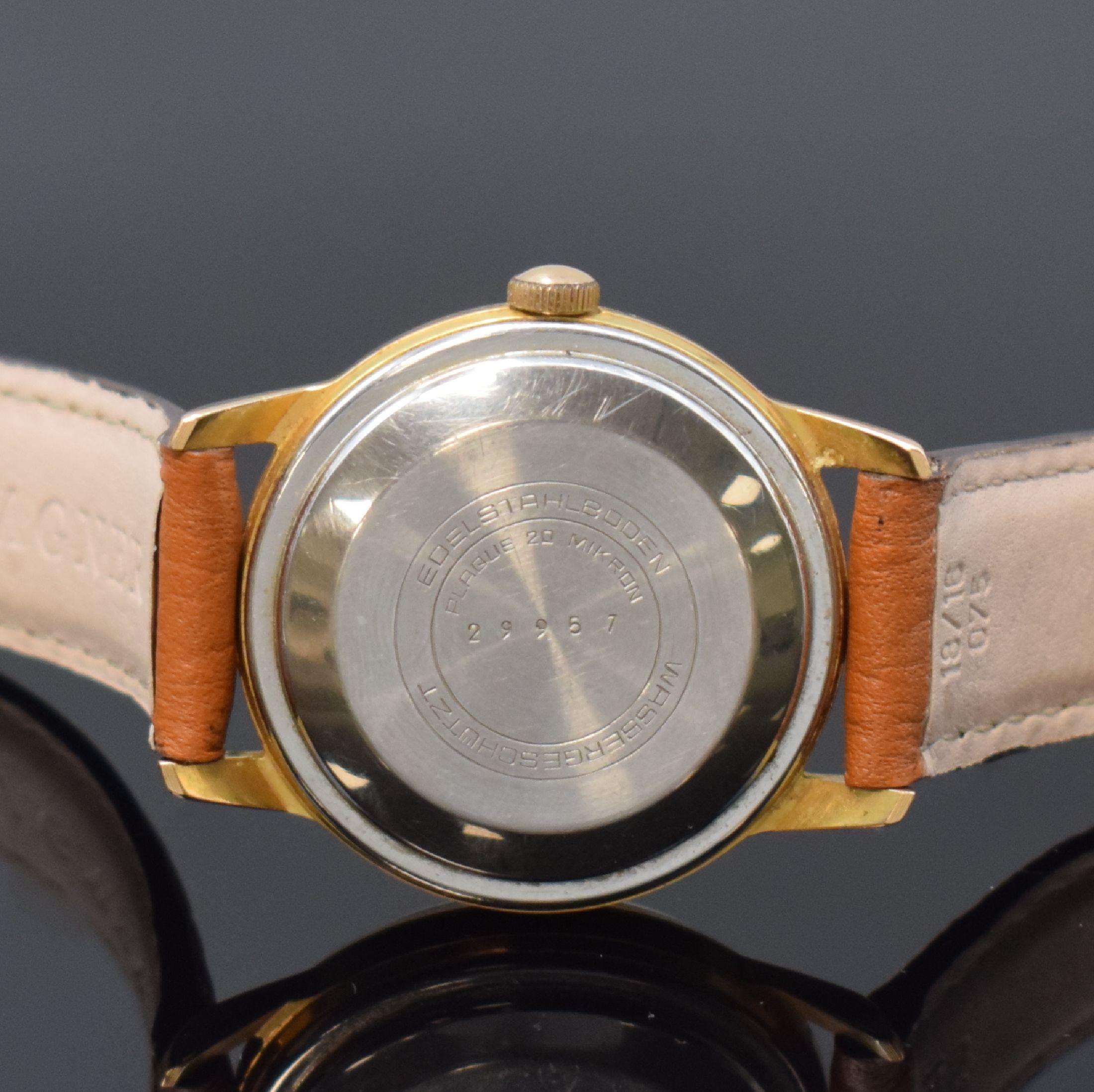 Detail f: GUB 2 vergoldete Armbanduhren, Deutschland um 1960, 1) GUB Kaliber 68.1, Automatik, verg. Geh., aufgedr. Stahlboden, silb. Zifferbl., gold. Indizes ...
