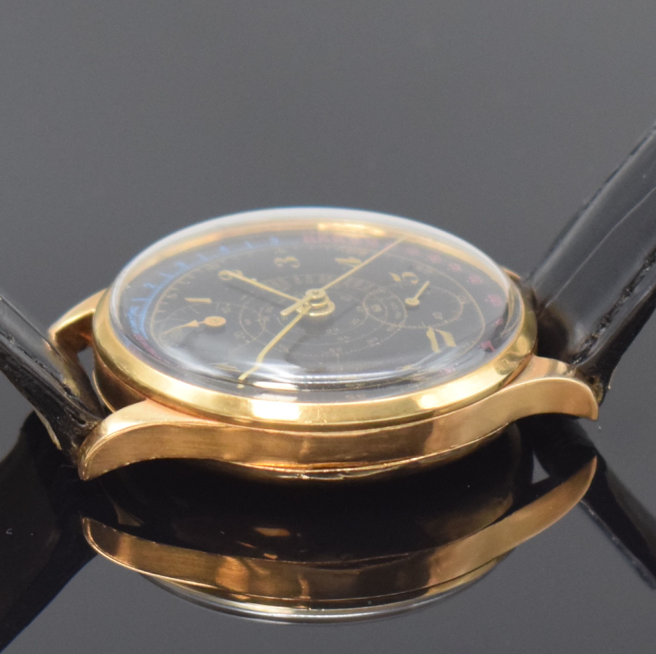 Detail c: Schaltradchronograph mit Kaliber Venus 170 in RoseG 750/000, Schweiz um 1945, Handaufzug, dell. Boden aufgedr., schwarzes Zifferbl. m. arab. Zahlen, ...