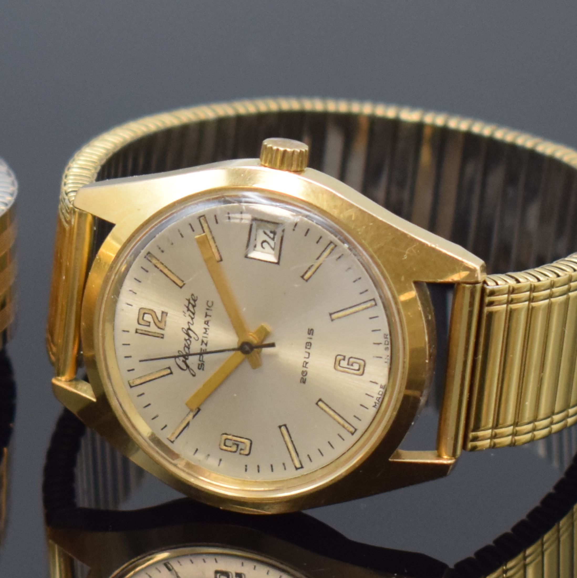 Detail a: JUNGHANS Meister und GLASHÜTTE Spezimatic 2 Armbanduhren, Deutschland um 1960/1975, beide verg. Flexbänder, 1) Glashütte Spezimatic, Automatik, ...