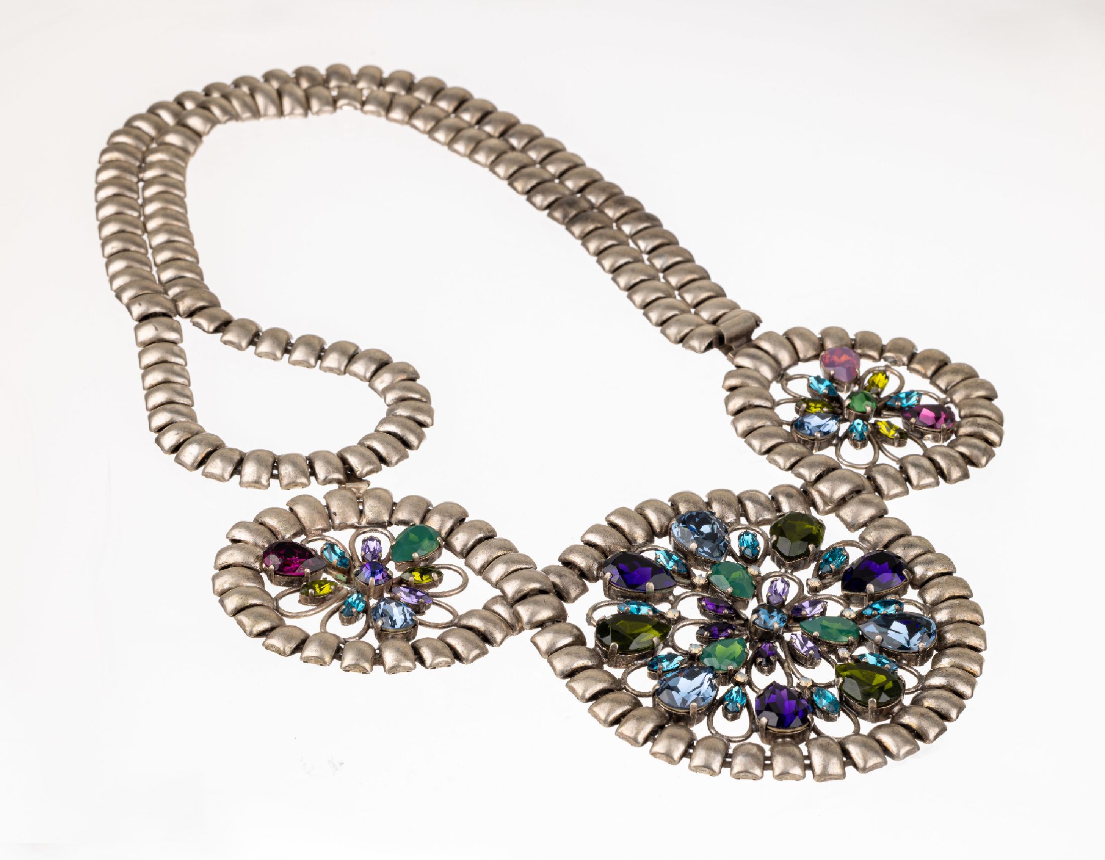 Detail a: Modeschmuckcollier FRANGOS für Haute Couture 1980er Jahre, Kleinstauflage in Handarbeit gefertigt, florale Elemente und bunte Straßsteine in ...