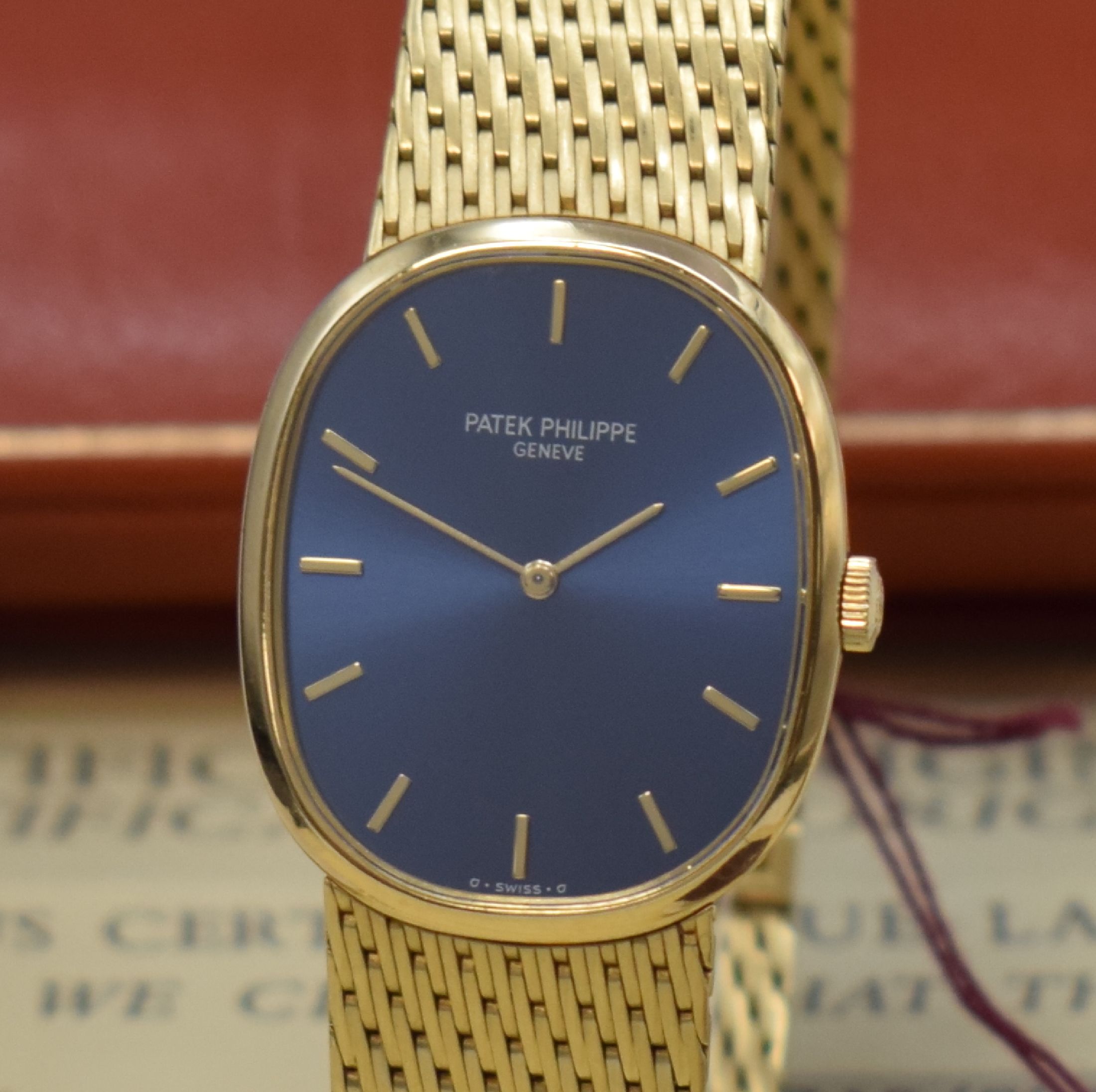 Detail a: PATEK PHILIPPE Herrenarmbanduhr Modellserie Ellipse d´Or Referenz 3748/001, Handaufzug, Schweiz um 1978, GG 750/000 inkl. Band, Boden und Glasrand ...