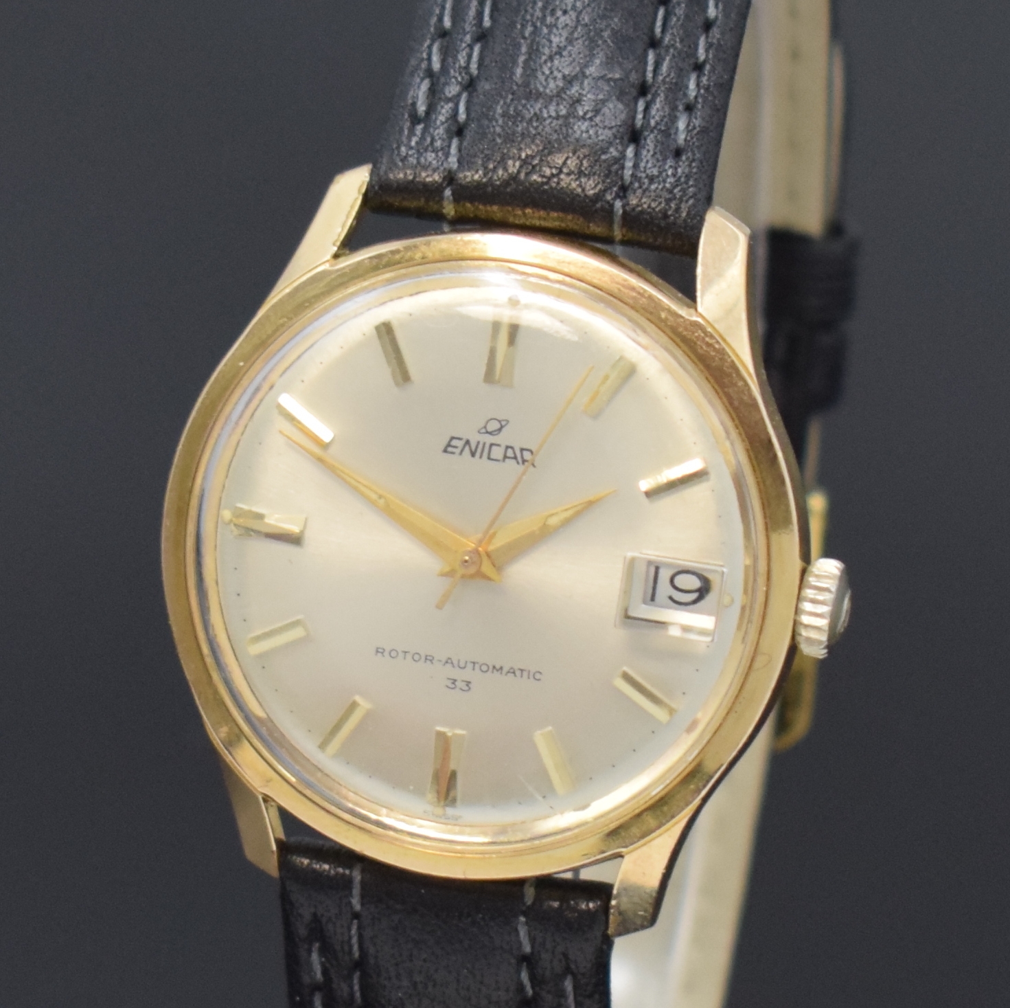 Detail a: ENICAR Ultrasonic vergoldete Herrenarmbanduhr, Schweiz um 1965, Automatik, Stahlboden m. Bajonette-Verschluss, silb. Zifferbl. m. gold. Std.-Indizes ...