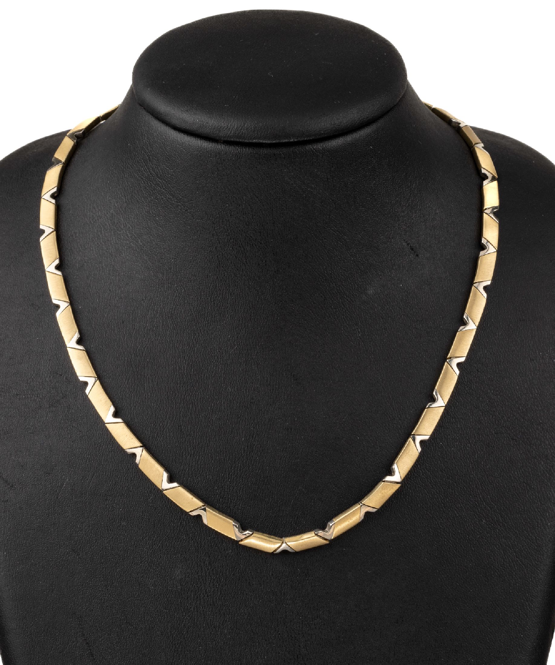 14 kt Gold Collier, GG/WG 585/000, GG sat. WG pol., D. ca. 13 cm, Kastenschloss mit Sicherheitsacht, ca. 35.2 g